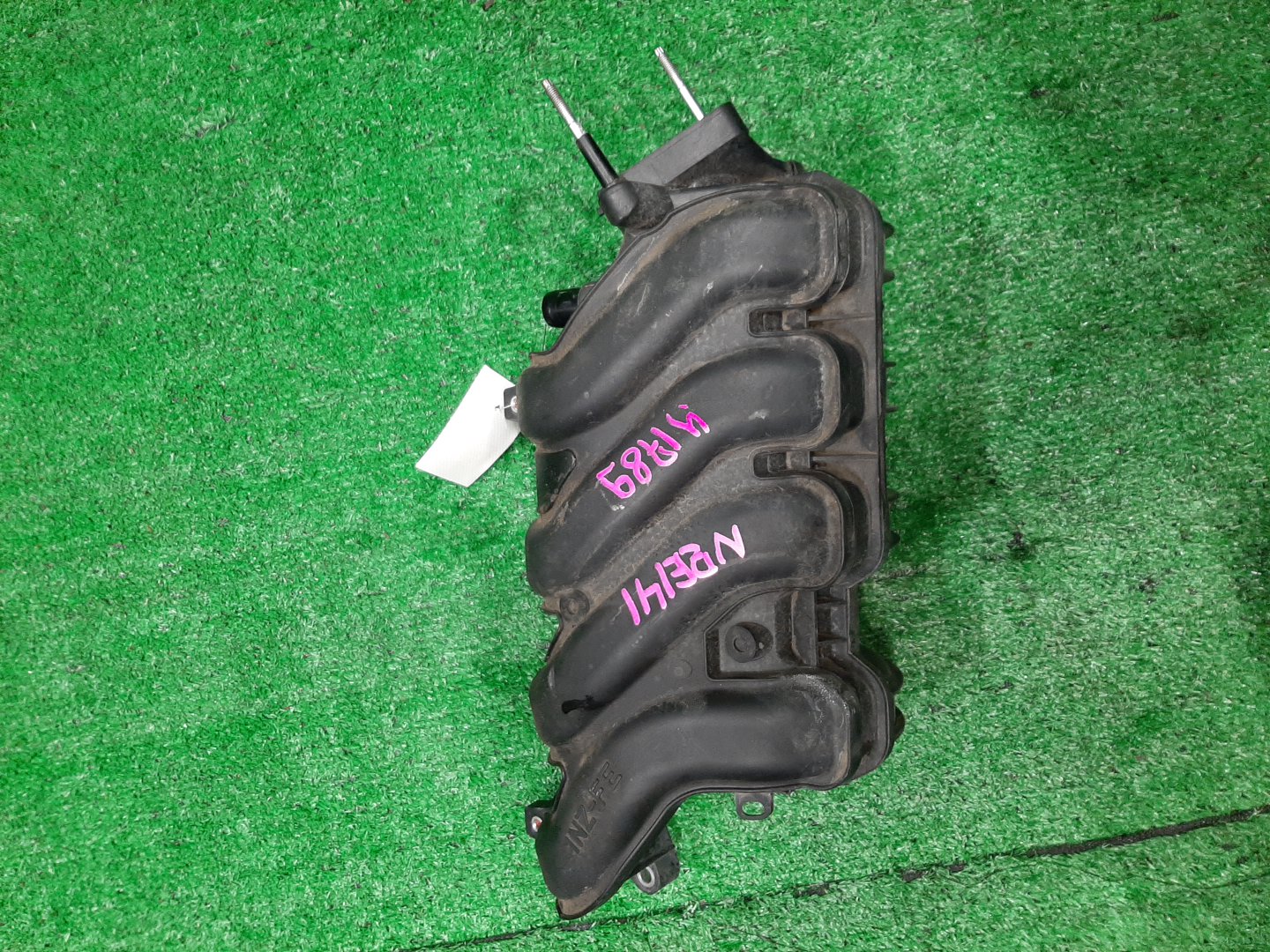 Коллектор впускной TOYOTA COROLLA AXIO NZE141 1NZ-FE 17101-21070 1 ракурс Коллектор впускной TOYOTA COROLLA AXIO NZE141 1NZ-FE 17101-21070 1 ракурс