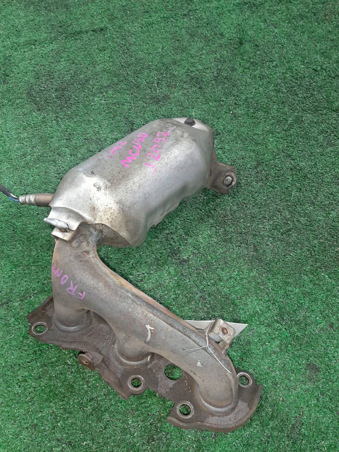 Коллектор выпускной передний TOYOTA WINDOM MCV30 1MZ-FE J2092 1 ракурс