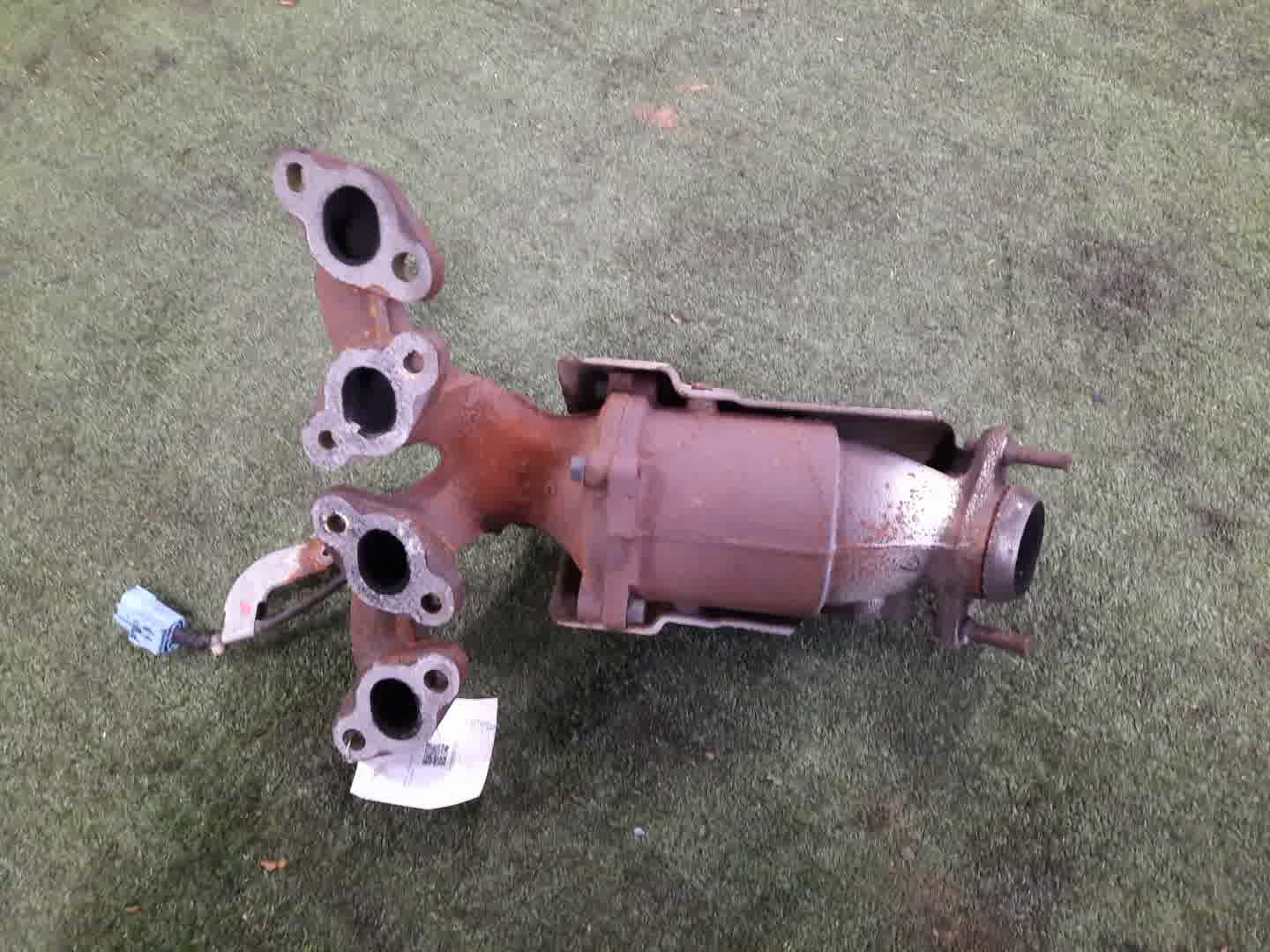 Коллектор выпускной NISSAN CUBE ANZ10 CGA3DE K4552 2 ракурс