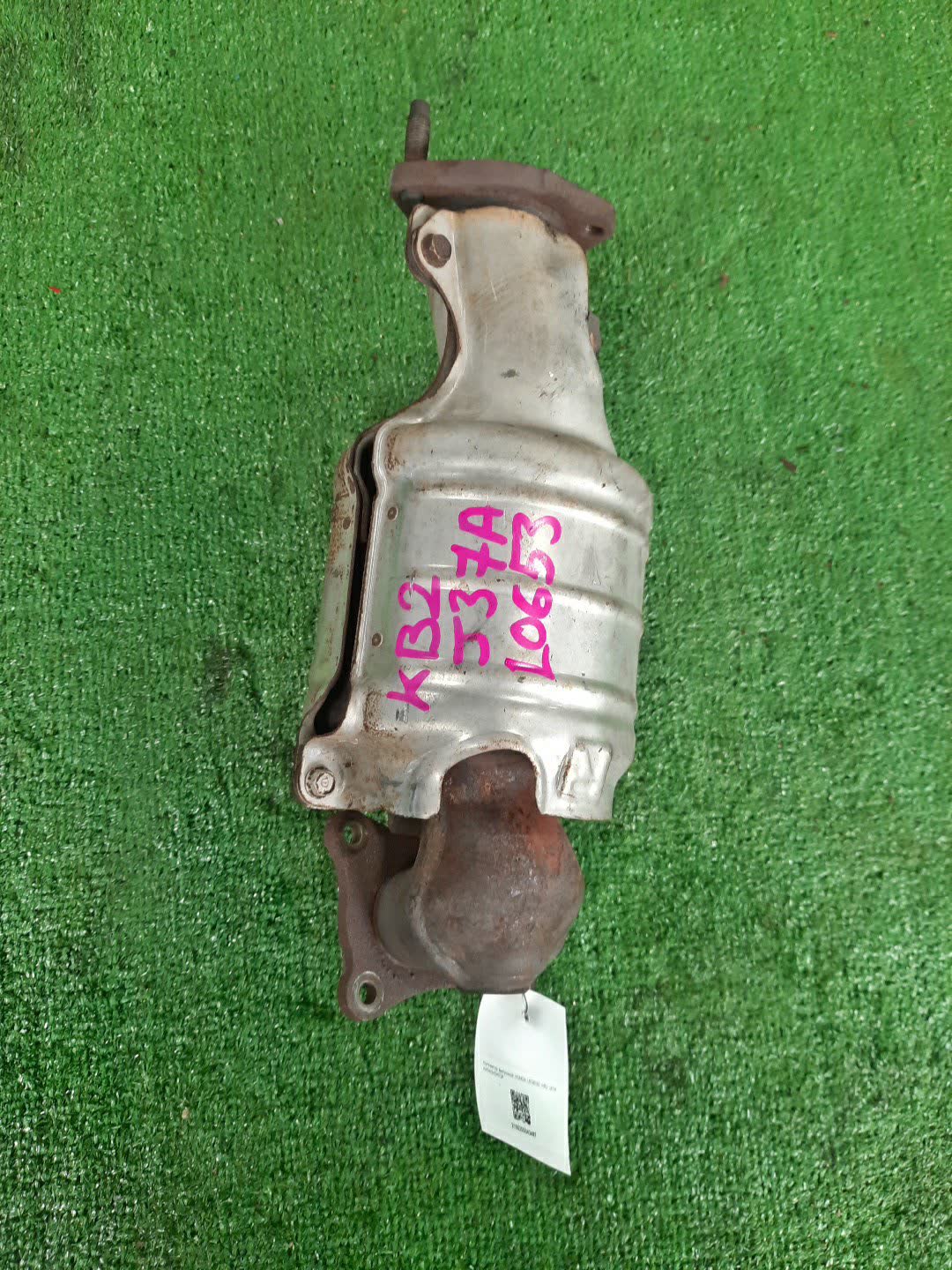 Коллектор выпускной HONDA LEGEND KB2 J37A 2808 1 ракурс Коллектор выпускной HONDA LEGEND KB2 J37A 2808 1 ракурс