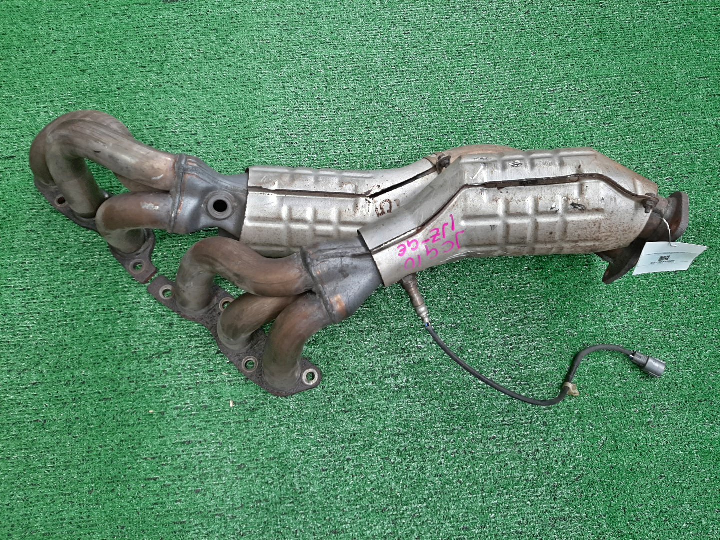 Коллектор выпускной TOYOTA PROGRES JCG10 1JZ-GE 1 ракурс