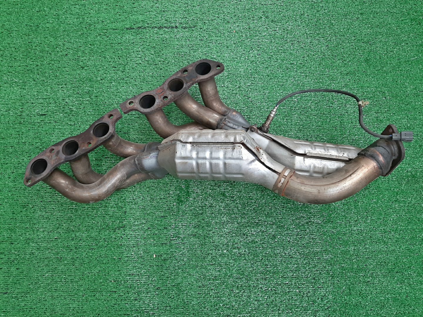 Коллектор выпускной TOYOTA PROGRES JCG10 1JZ-GE 2 ракурс