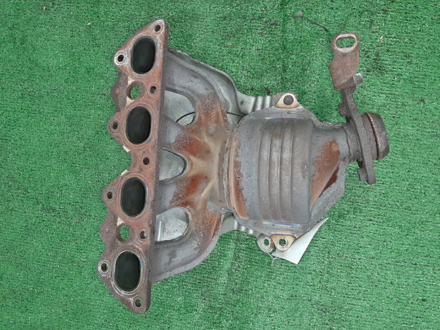 Коллектор выпускной HONDA CAPA GA4 D15B 2 ракурс Коллектор выпускной HONDA CAPA GA4 D15B 2 ракурс