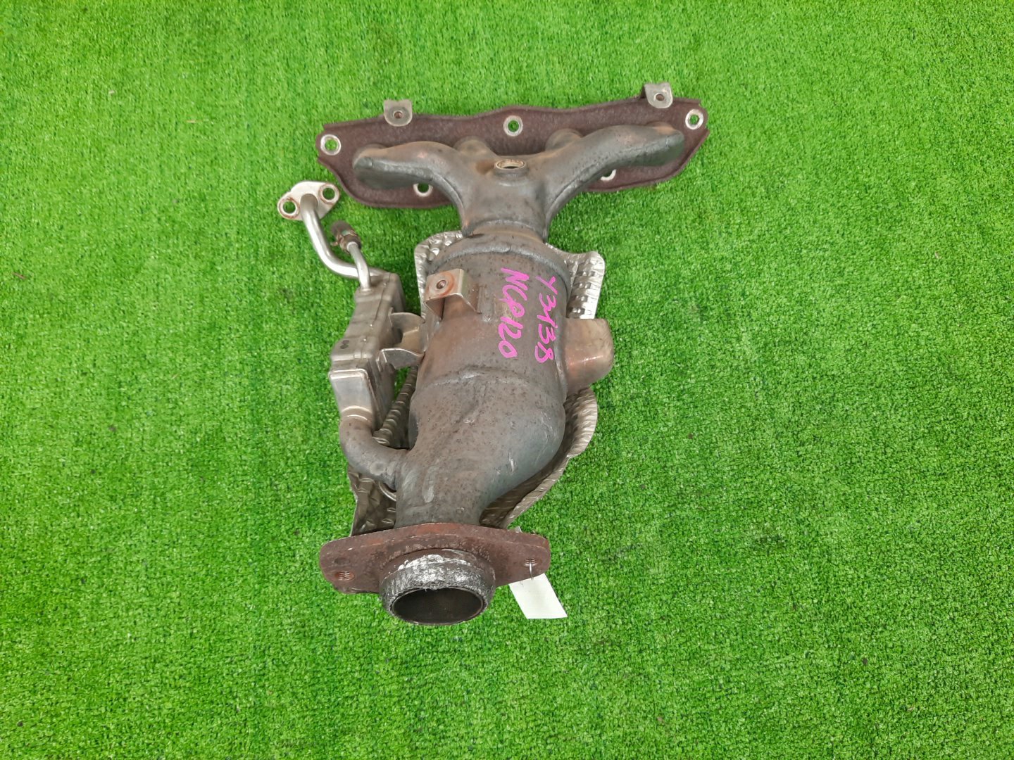 Коллектор выпускной TOYOTA RACTIS NCP120 1NZ-FE 1 ракурс