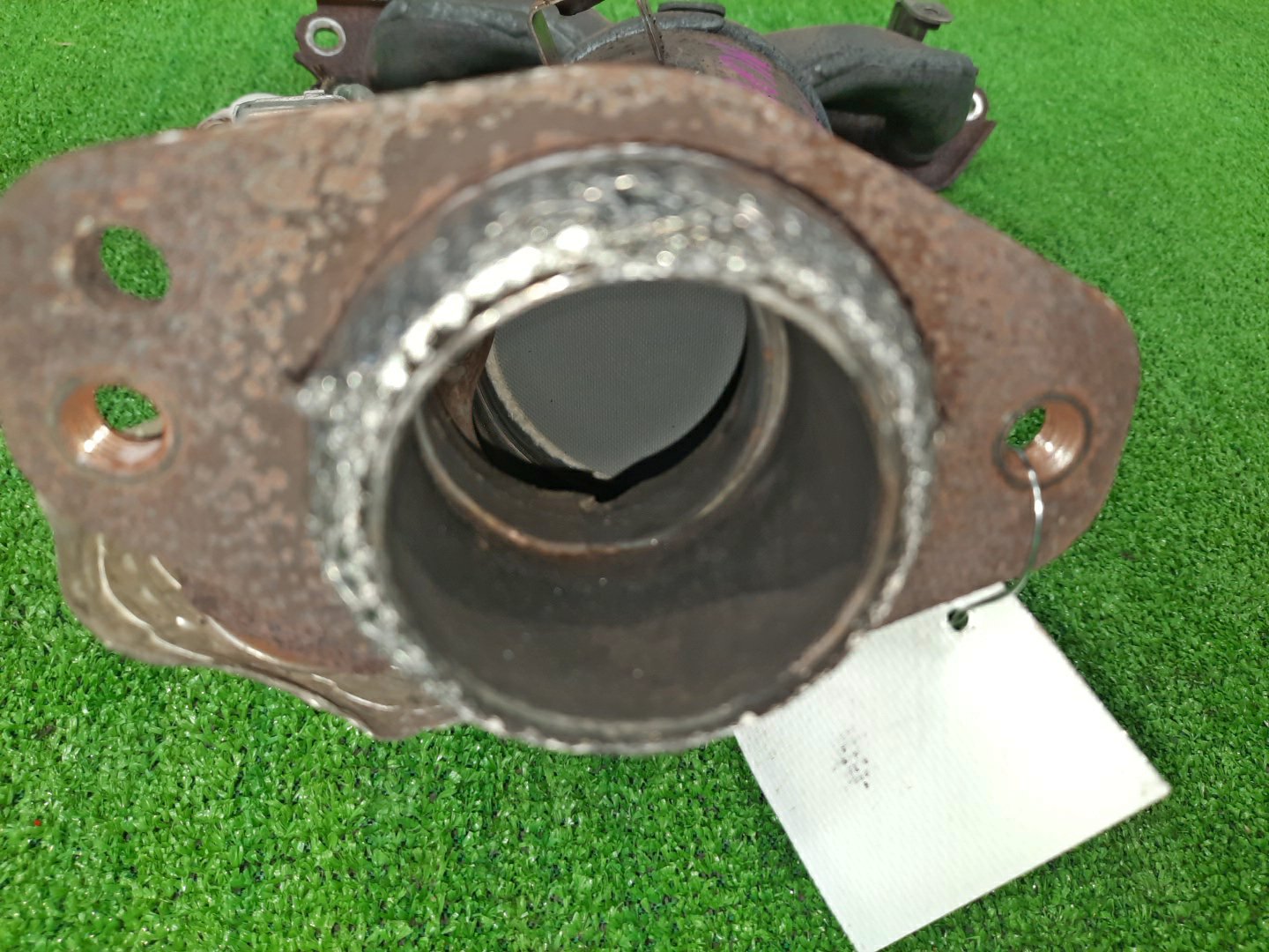 Коллектор выпускной TOYOTA RACTIS NCP120 1NZ-FE 2 ракурс