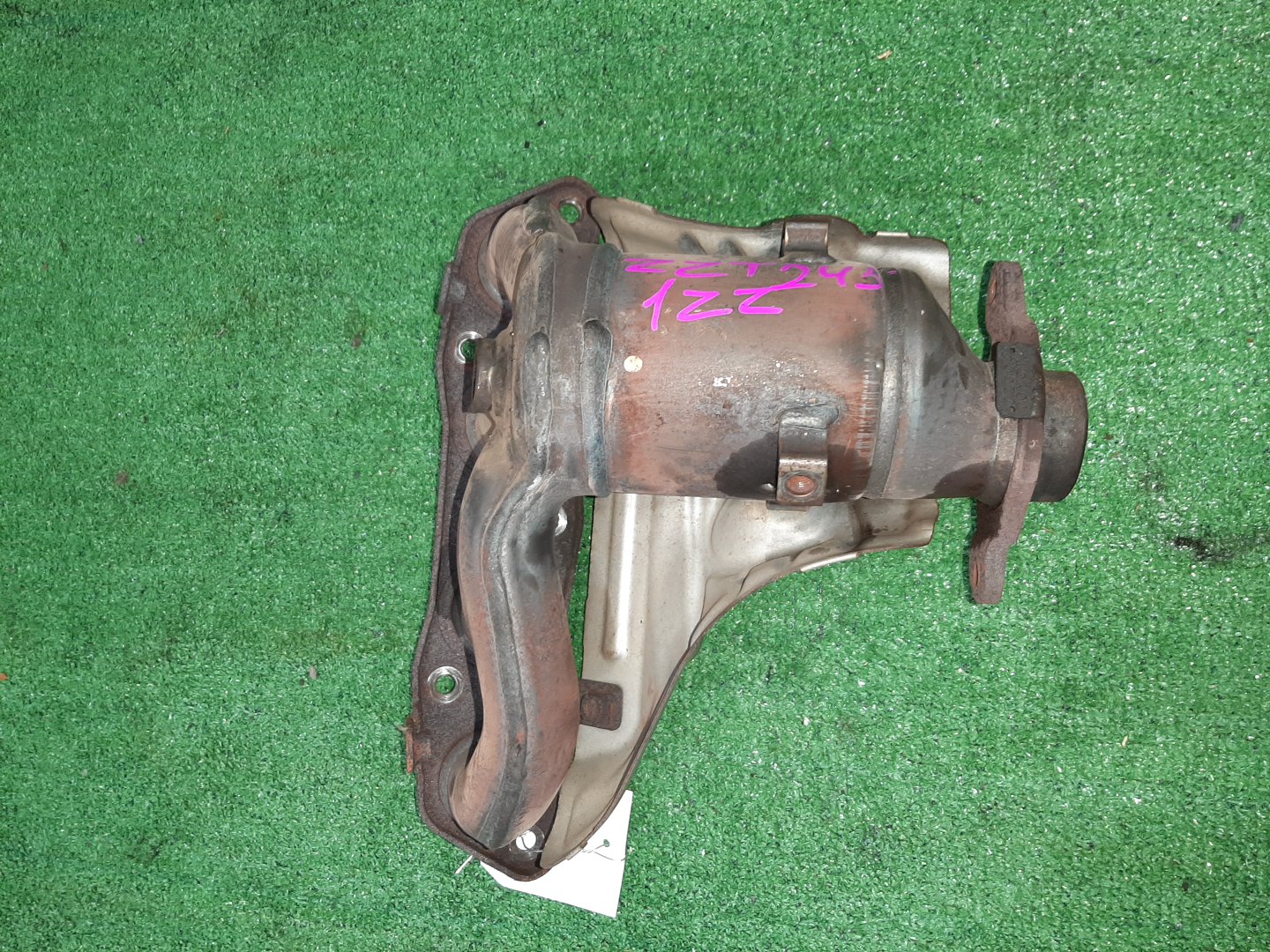 Коллектор выпускной TOYOTA ALLION ZZT245 1ZZ-FE 1 ракурс Коллектор выпускной TOYOTA ALLION ZZT245 1ZZ-FE 1 ракурс