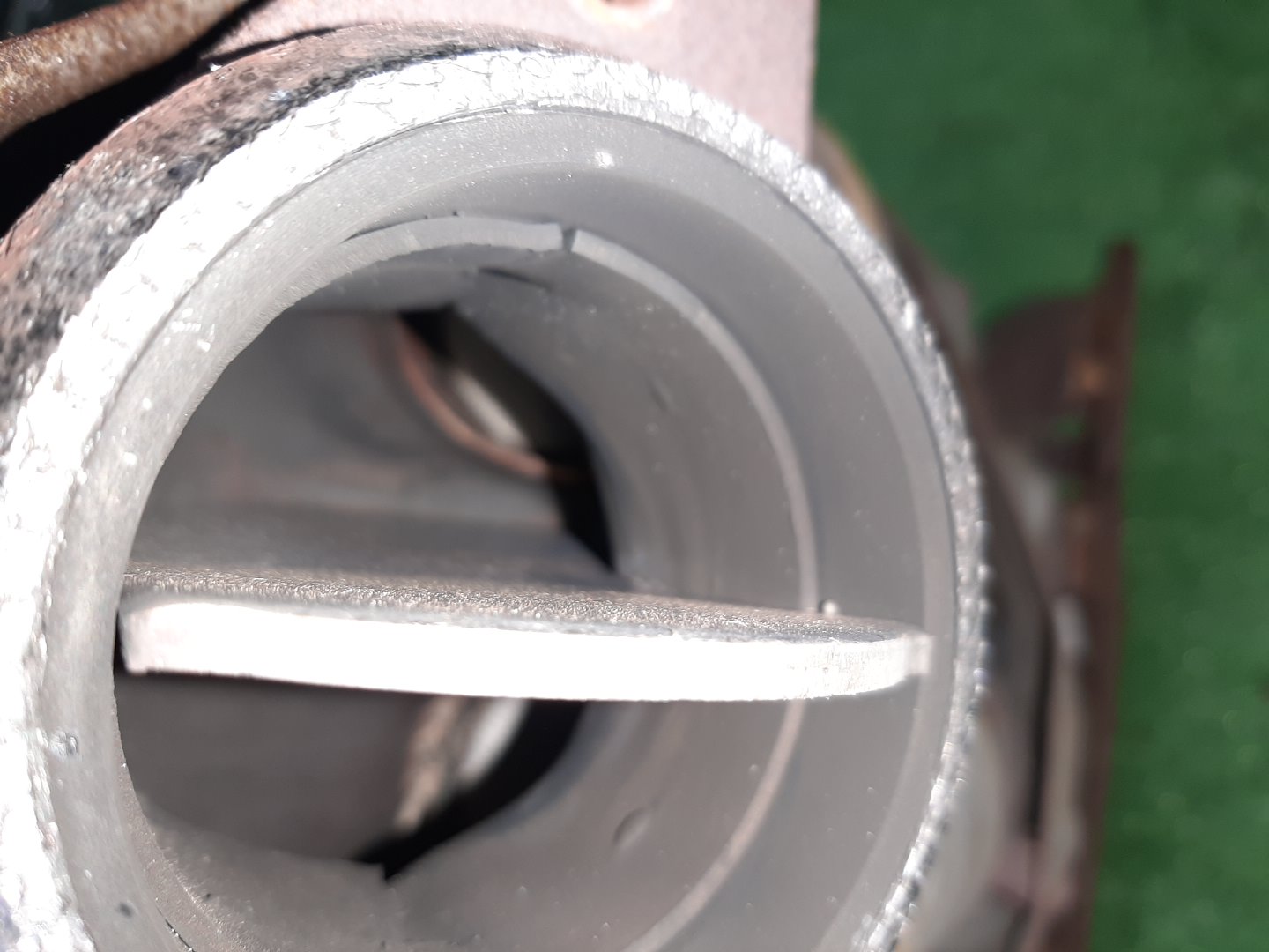 Коллектор выпускной NISSAN PRIMERA P12, TP12, WTP12 QR20DE 2 ракурс