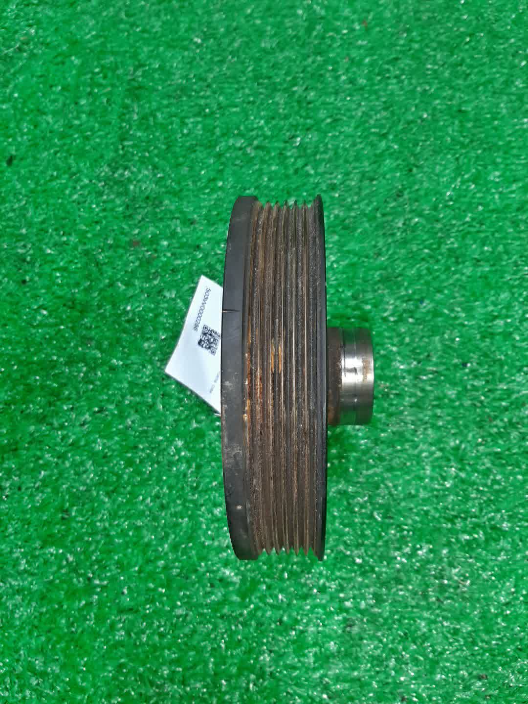 Шкив коленвала MITSUBISHI GALANT FORTIS CY6A 4J10 2 ракурс Шкив коленвала MITSUBISHI GALANT FORTIS CY6A 4J10 2 ракурс