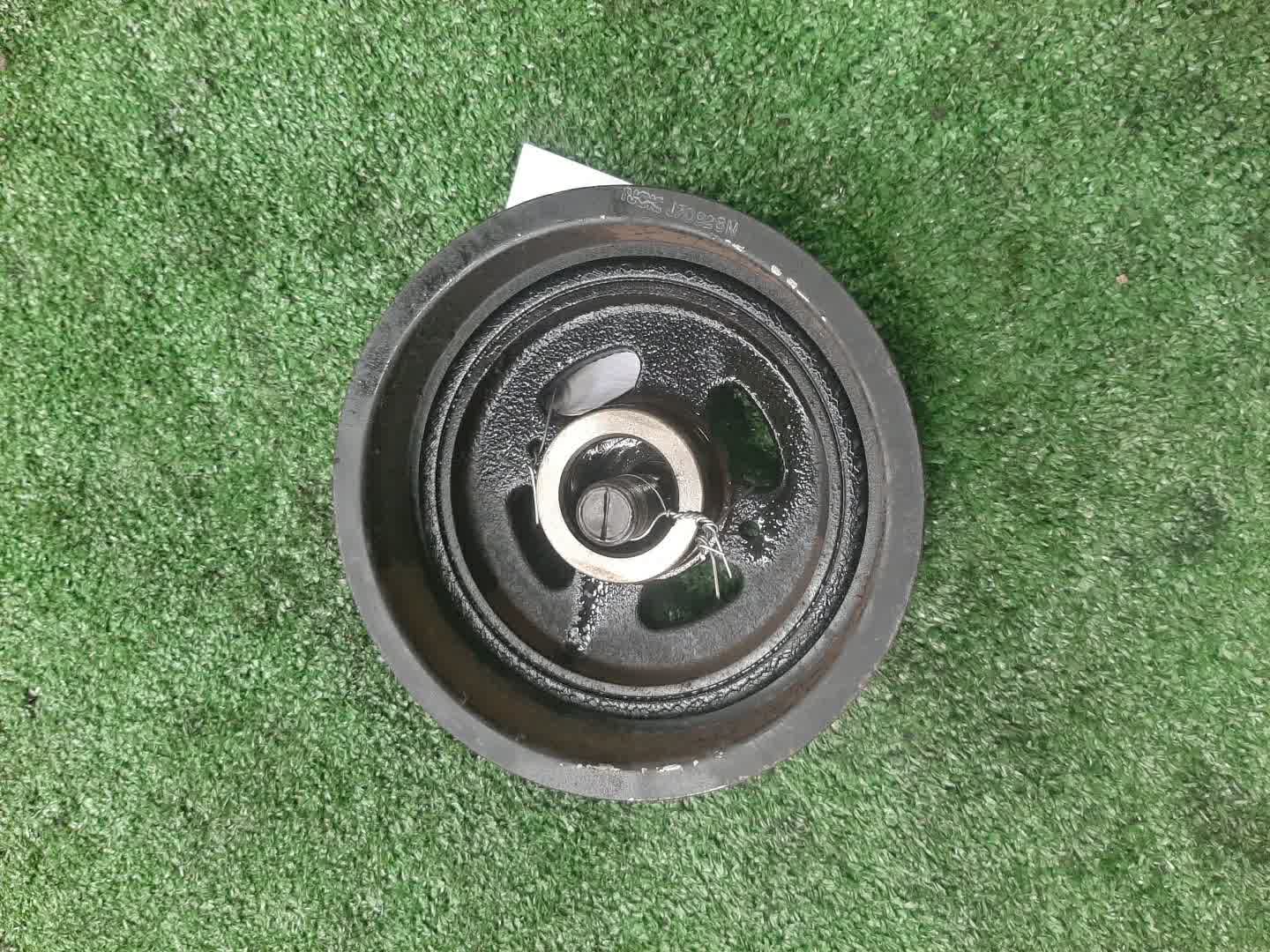 Шкив коленвала NISSAN X-TRAIL TNT31 QR25DE 2 ракурс