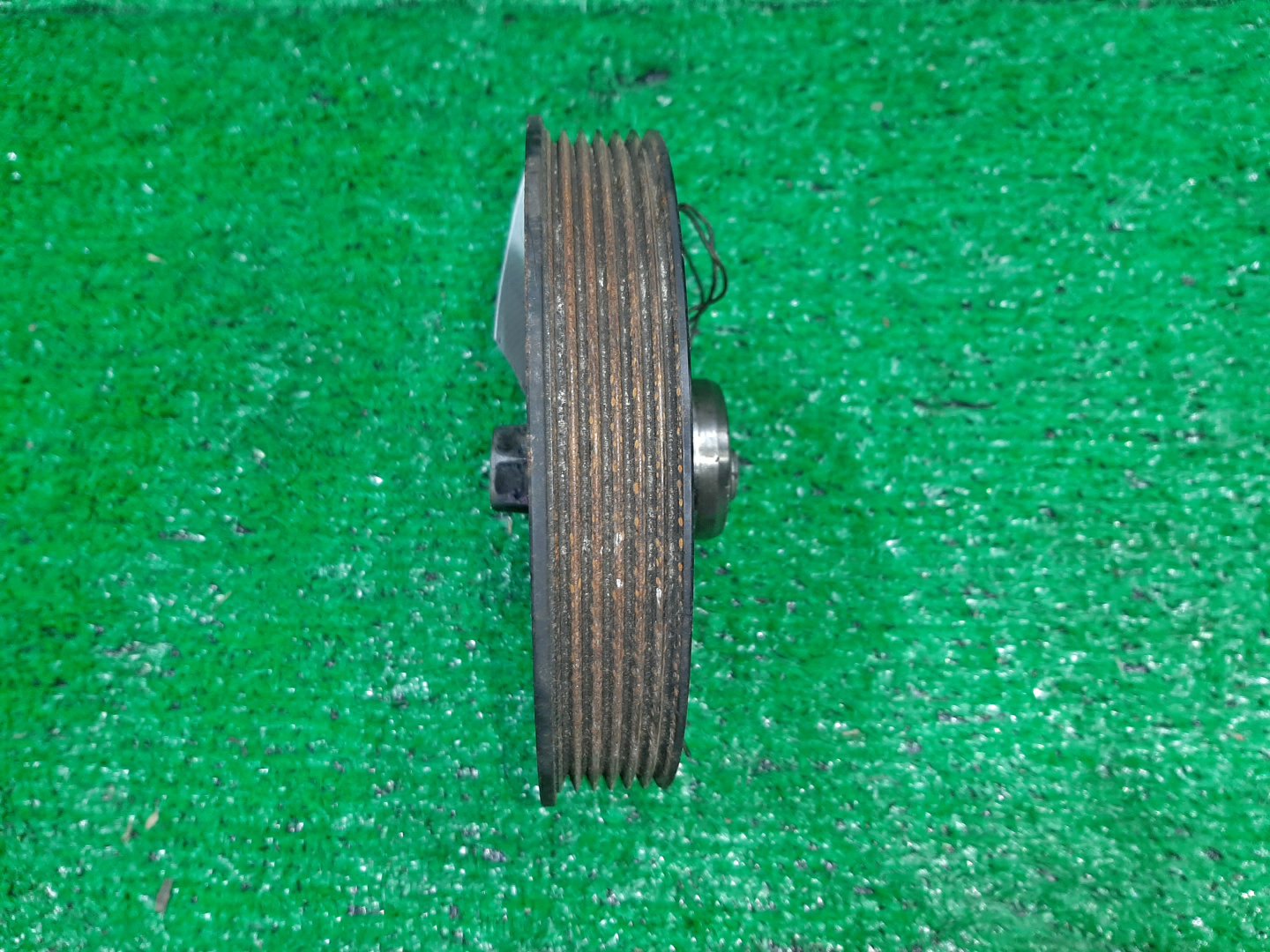 Шкив коленвала TOYOTA NOAH ZRR70G 3ZR-FAE 2 ракурс