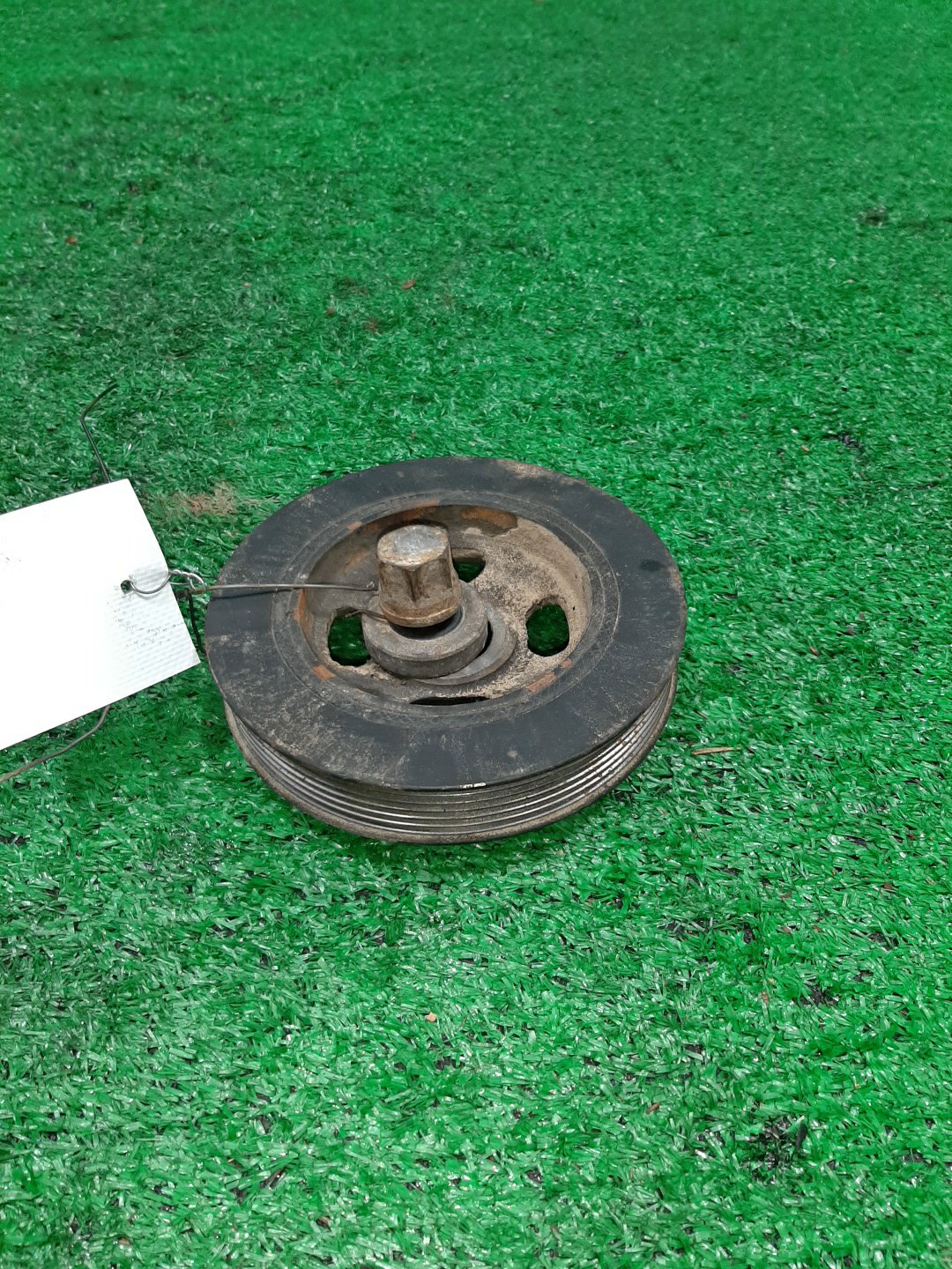 Шкив коленвала MITSUBISHI OUTLANDER CW5W 4B12 1 ракурс Шкив коленвала MITSUBISHI OUTLANDER CW5W 4B12 1 ракурс