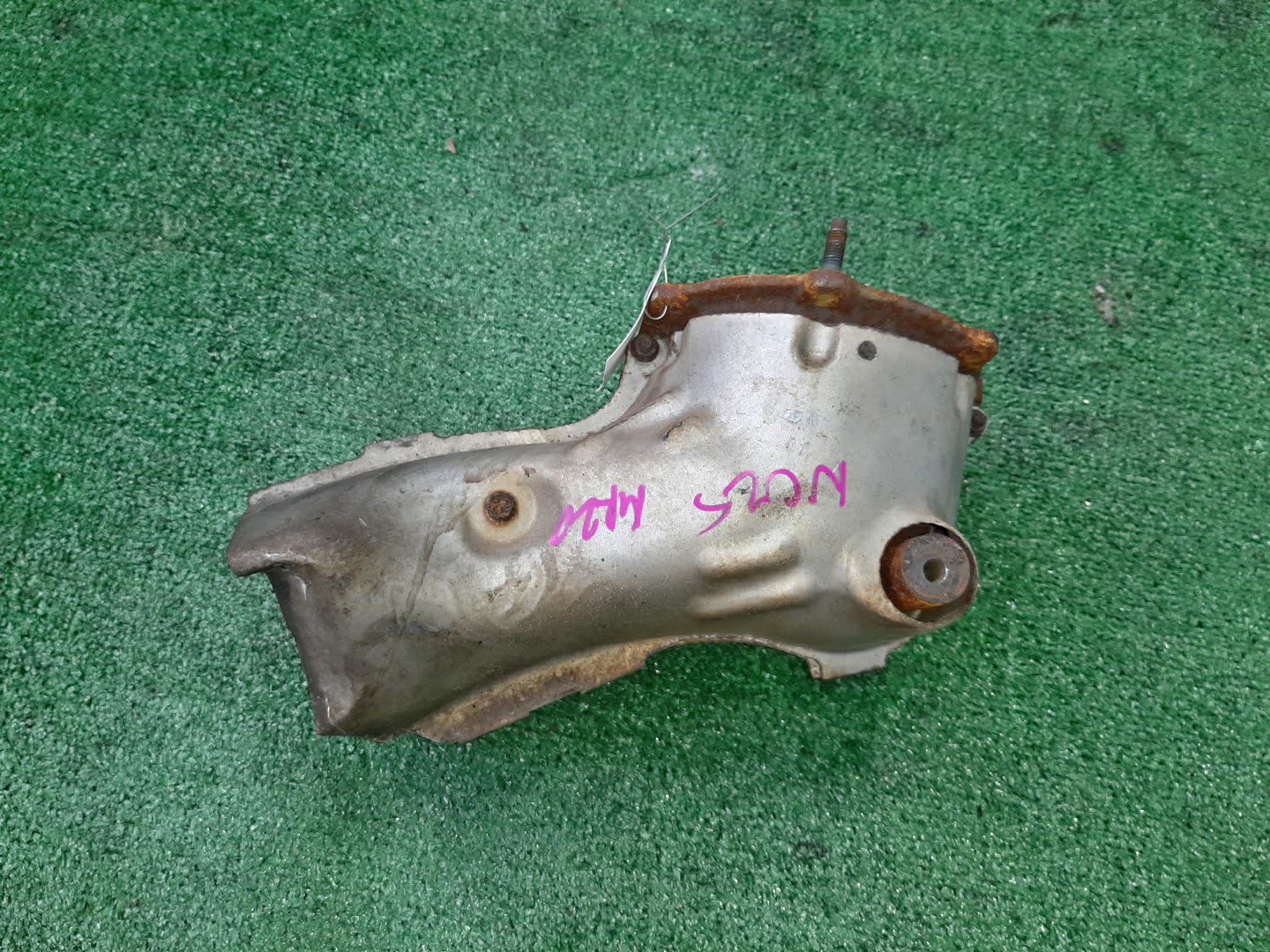 Катализатор NISSAN SERENA C25 MR20DE 1 ракурс