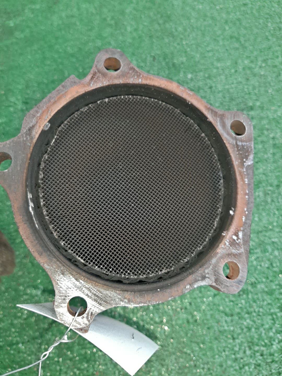 Катализатор NISSAN PRIMERA P11 SR18DE J7410 2 ракурс
