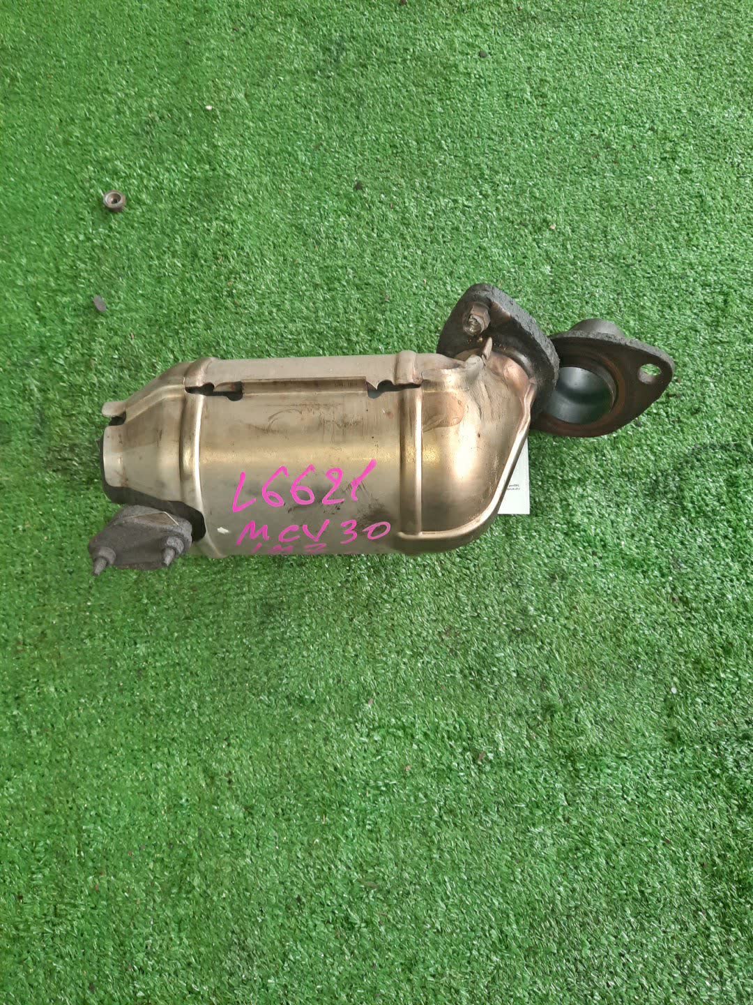 Катализатор задний TOYOTA WINDOM MCV30 L6621 1 ракурс