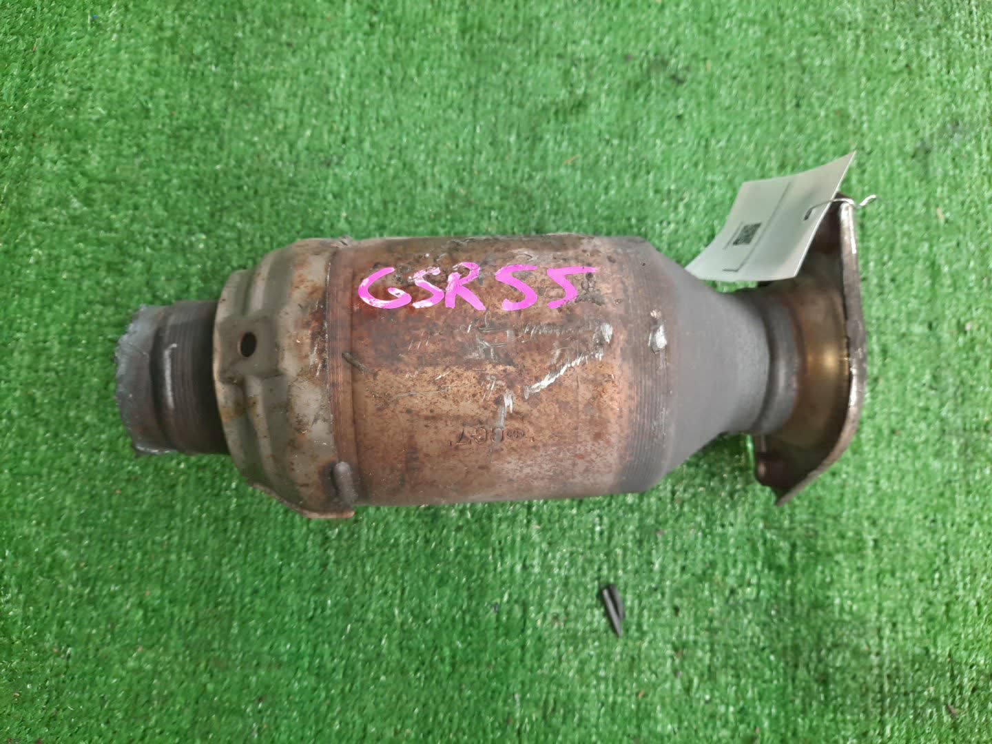 Катализатор TOYOTA ESTIMA GSR55W 2GR-FE 1 ракурс Катализатор TOYOTA ESTIMA GSR55W 2GR-FE 1 ракурс
