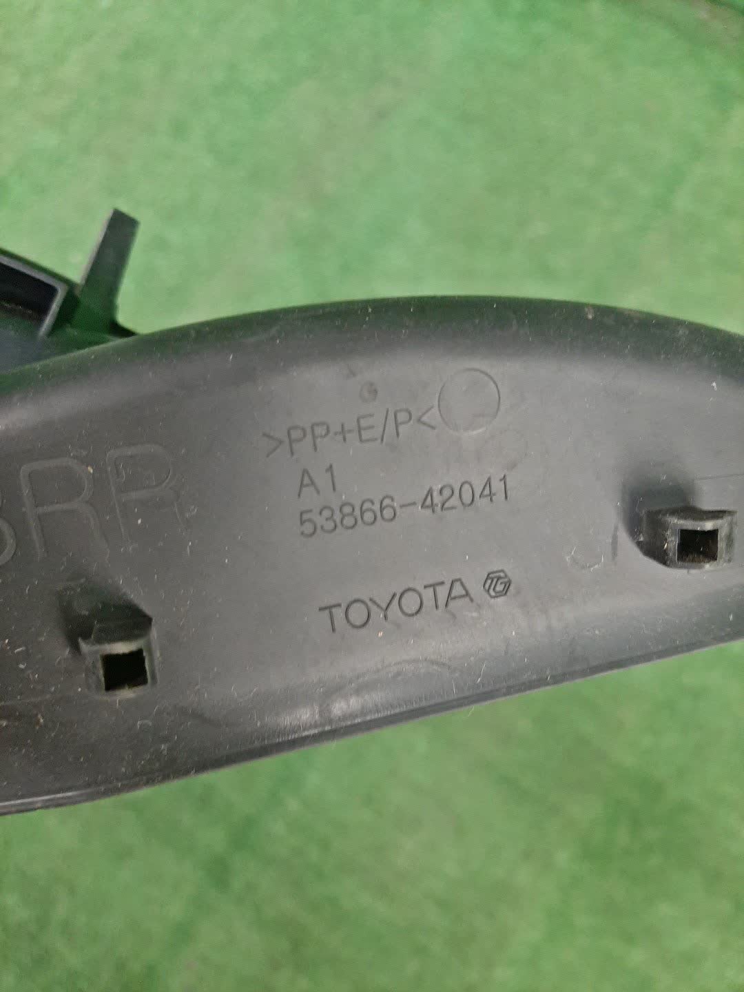 Планка на стеклоочиститель правая передняя TOYOTA RAV4 MXAA54 53866-42041 2 ракурс