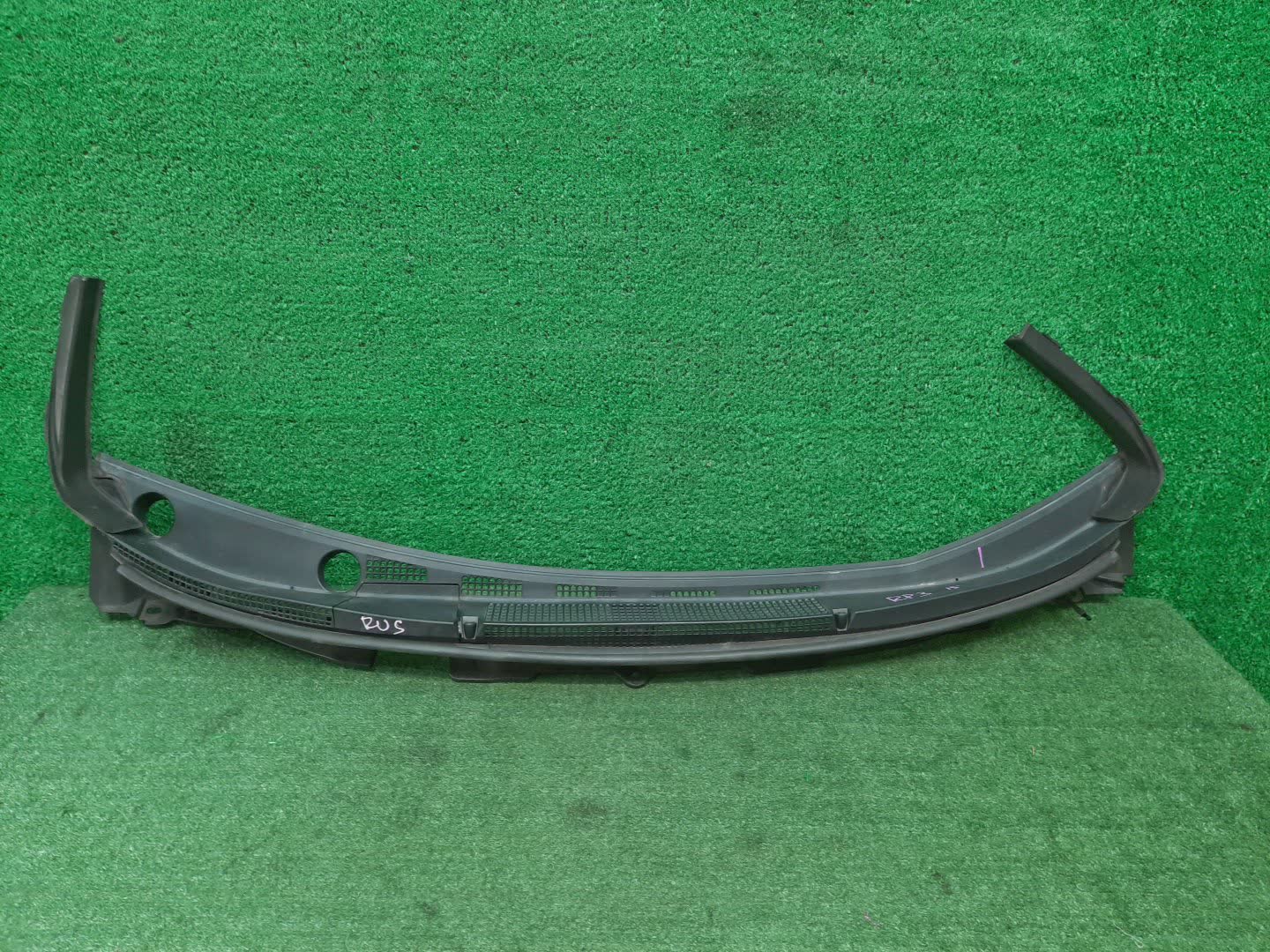 Планка на стеклоочиститель HONDA STEPWGN RP3 1 ракурс