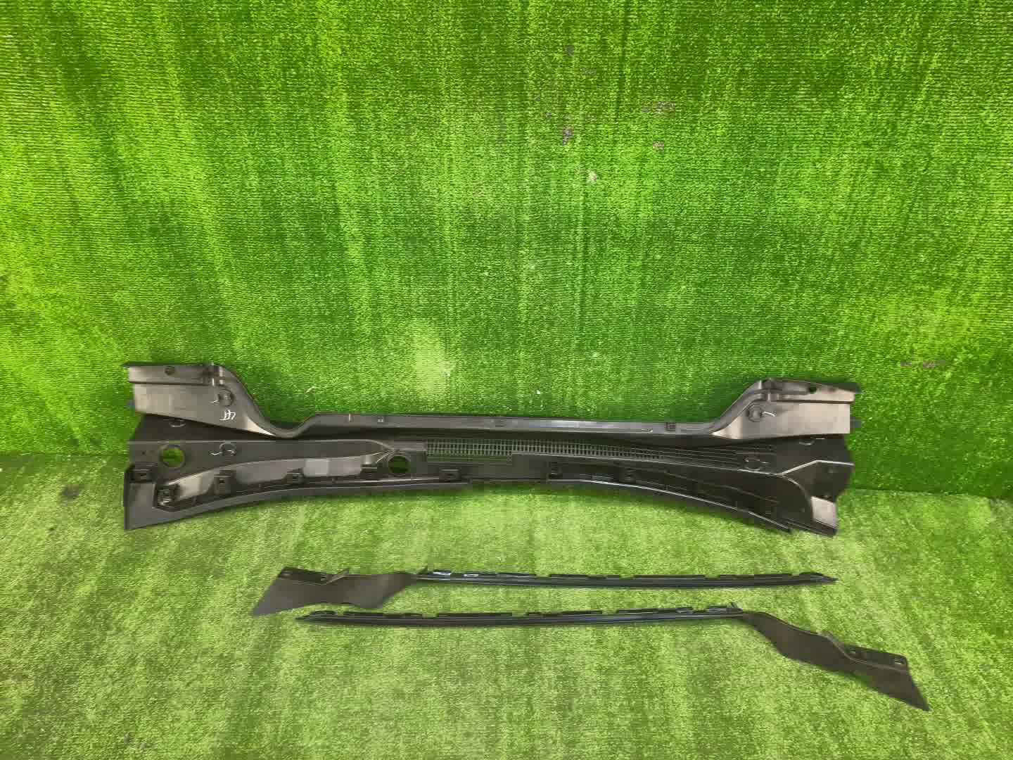 Планка на стеклоочиститель LEXUS UX300E, UX200, UX250H KMA10, MZAA10, MZAH10 55781-76070 2 ракурс