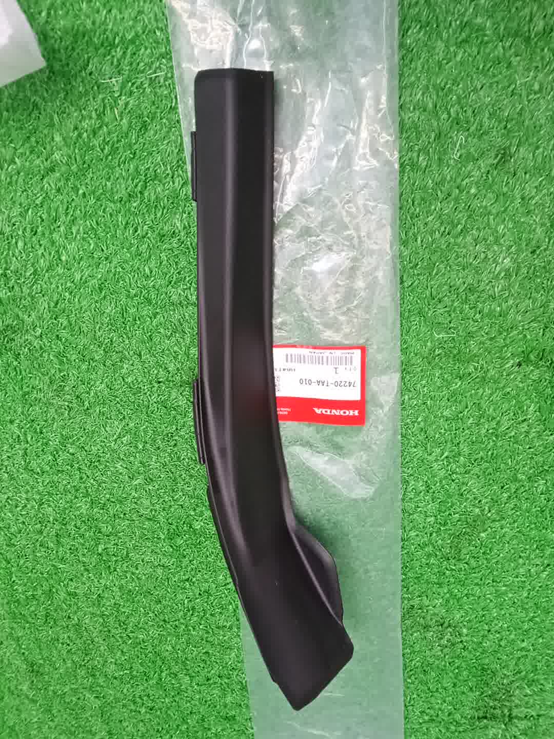Планка на стеклоочиститель правая HONDA STEPWGN RP5 74220-TAA-010 1 ракурс