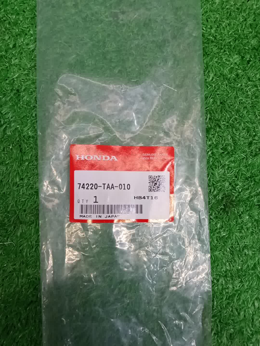 Планка на стеклоочиститель правая HONDA STEPWGN RP5 74220-TAA-010 3 ракурс