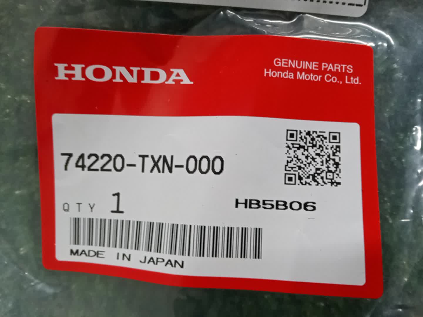 Планка на стеклоочиститель правая HONDA INSIGHT ZE4 74220-TXN-000 3 ракурс