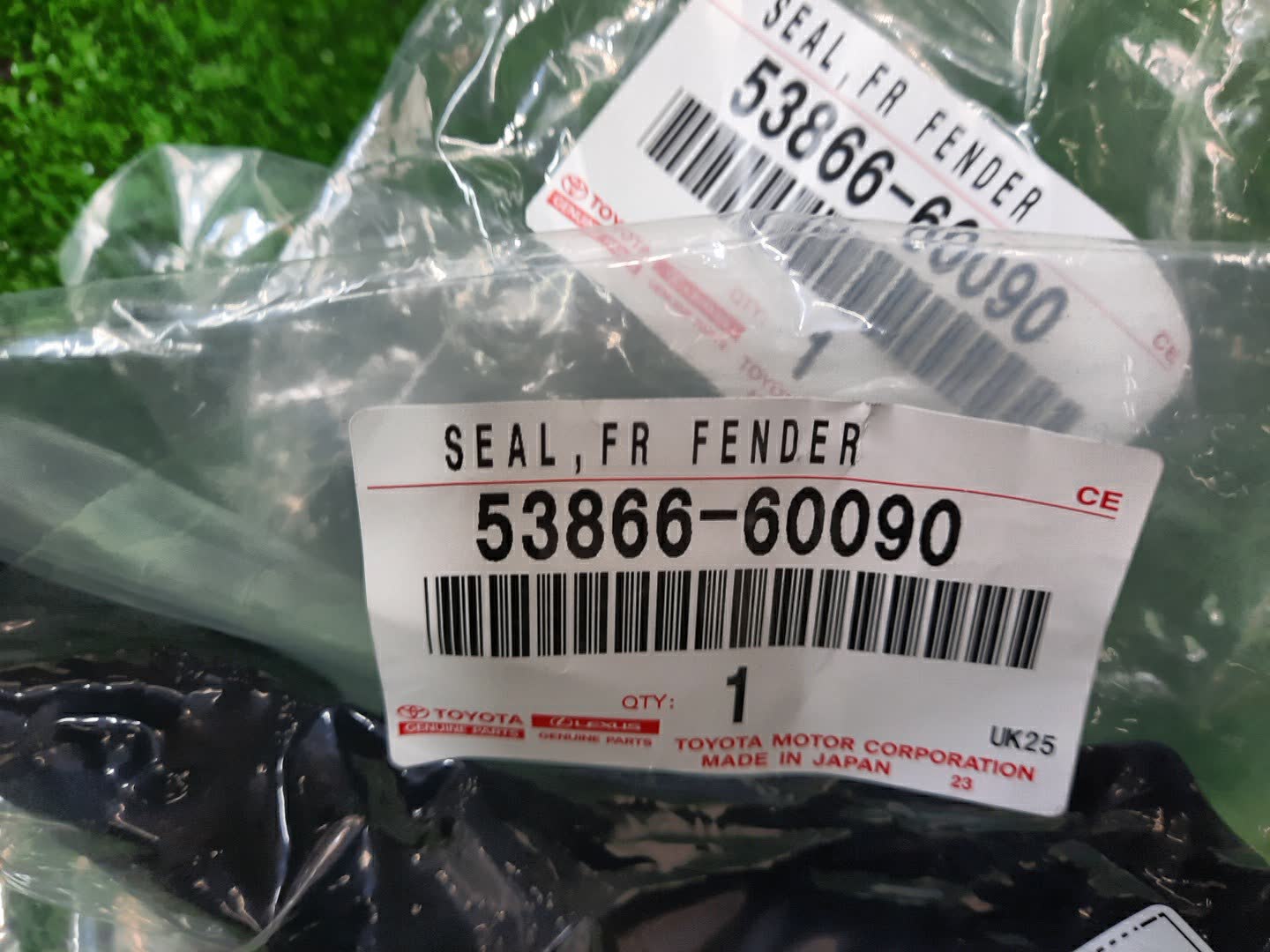 Планка на стеклоочиститель правая передняя TOYOTA LAND CRUISER PRADO TRJ150 53866-60090 3 ракурс