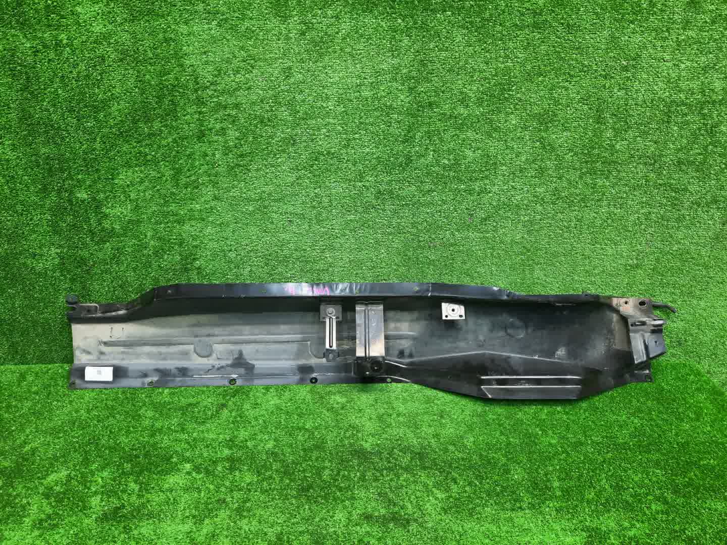 Планка на стеклоочиститель NISSAN NV200 M20 1 ракурс