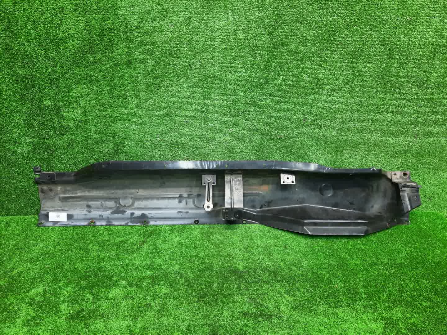 Планка на стеклоочиститель NISSAN NV200 M20 1 ракурс