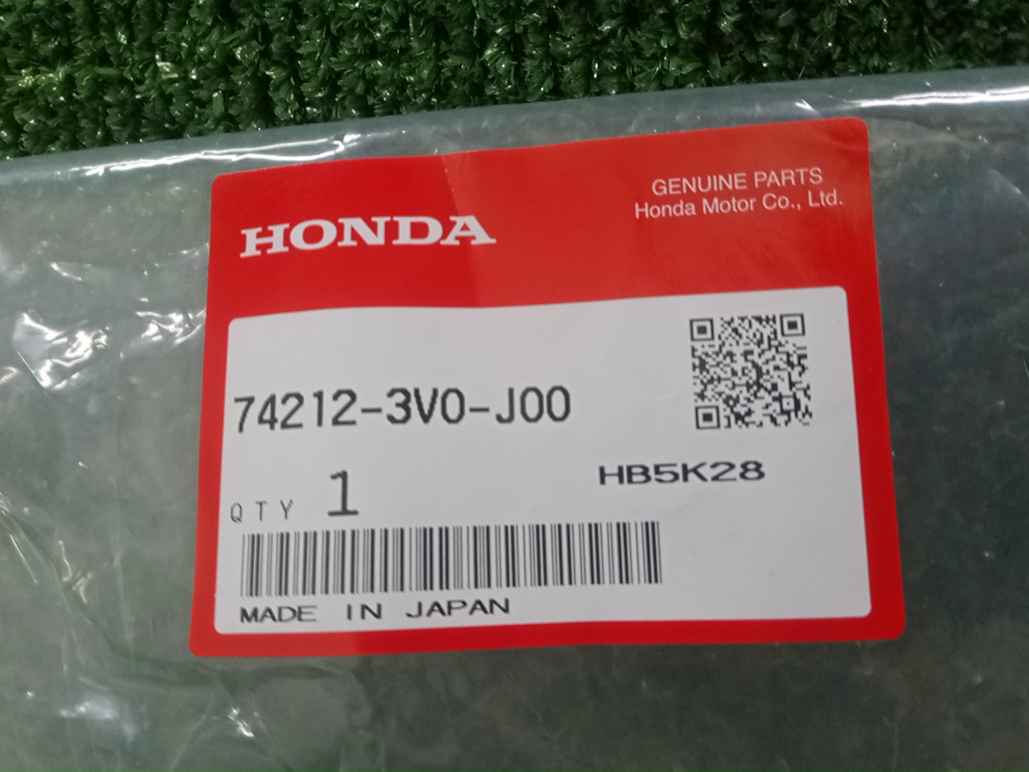 Планка на стеклоочиститель правая HONDA ZR-V 74212-3V0-J00 4 ракурс