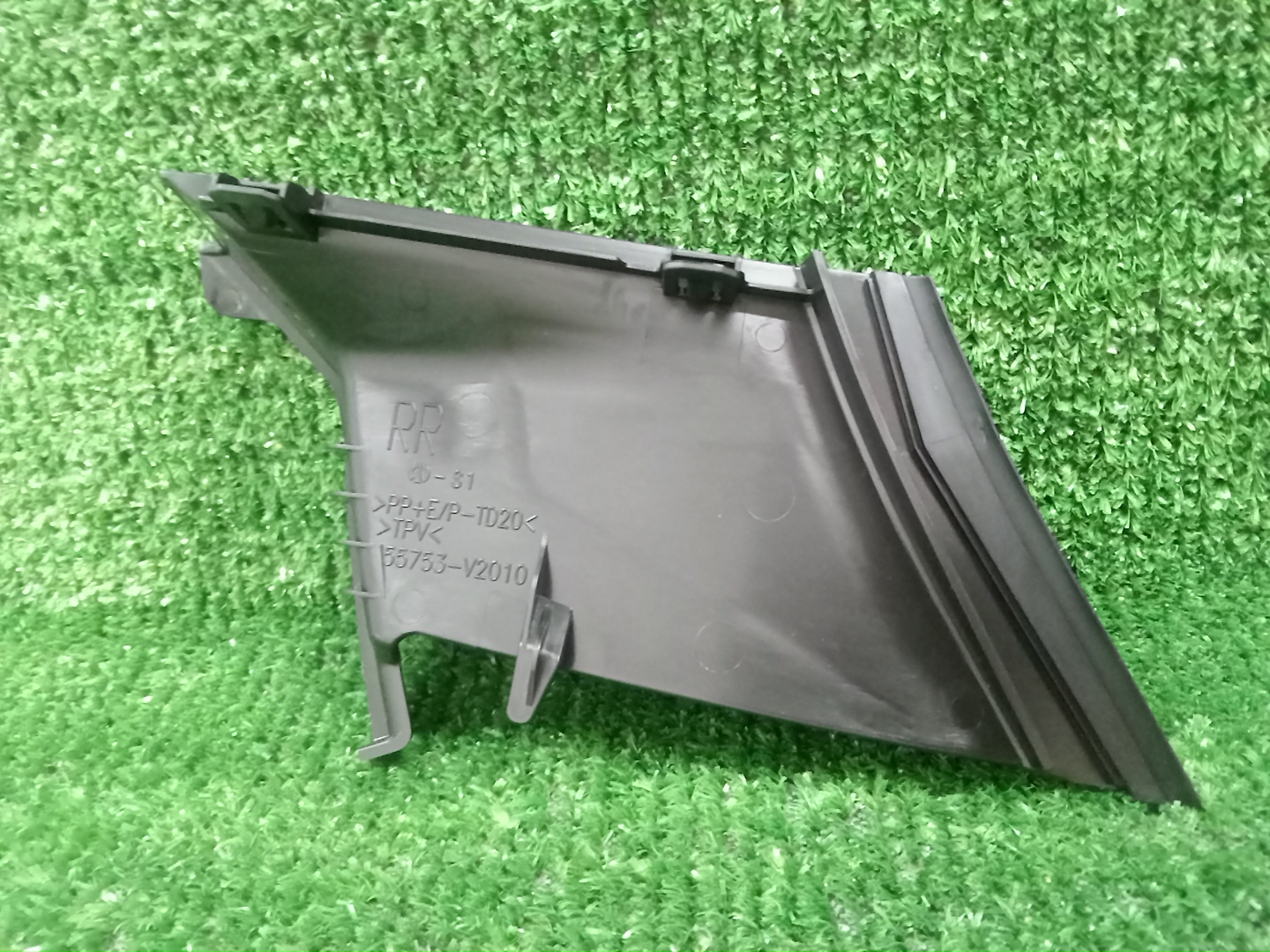 Планка на стеклоочиститель правая TOYOTA ALPHARD AAHH40W 55753-V2010 2 ракурс
