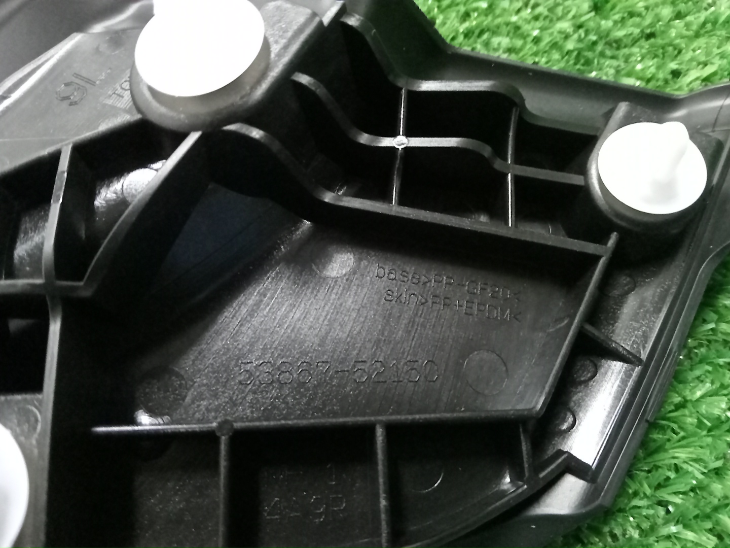 Планка на стеклоочиститель левая передняя TOYOTA AQUA NHP10 53867-52150 3 ракурс