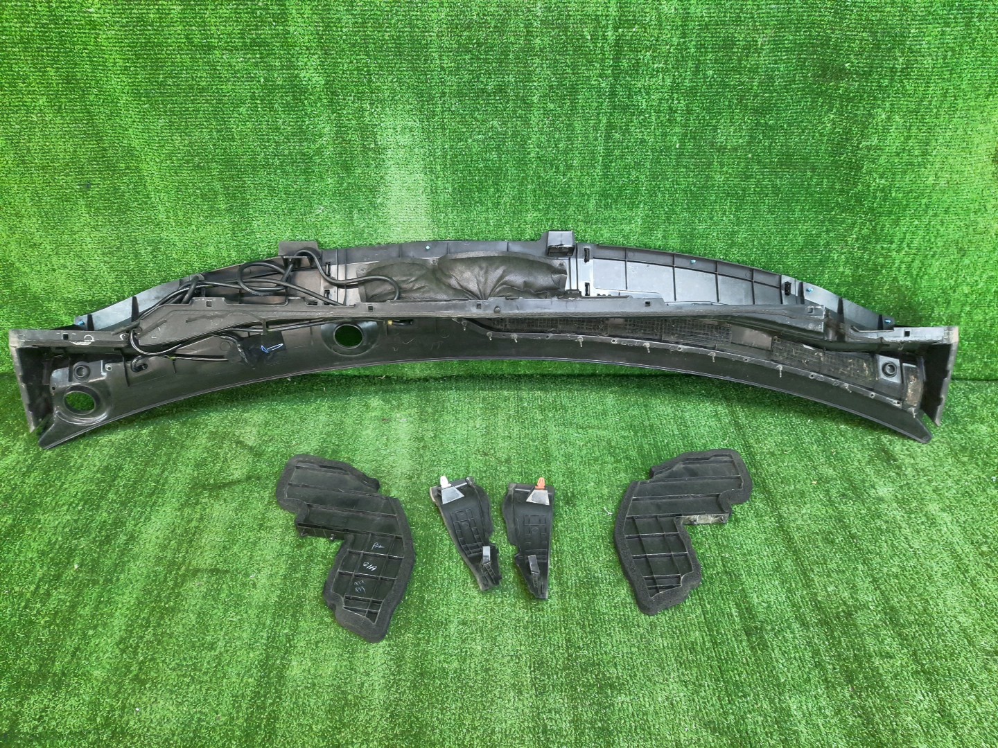Планка на стеклоочиститель NISSAN X-TRAIL SNT33 66862-6RA0A 2 ракурс