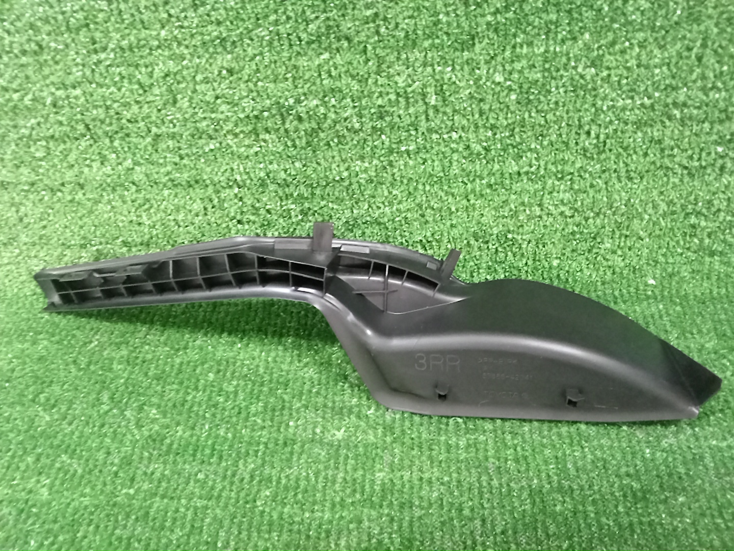 Планка на стеклоочиститель правая передняя TOYOTA RAV4 MXAA54 53866-42041 2 ракурс