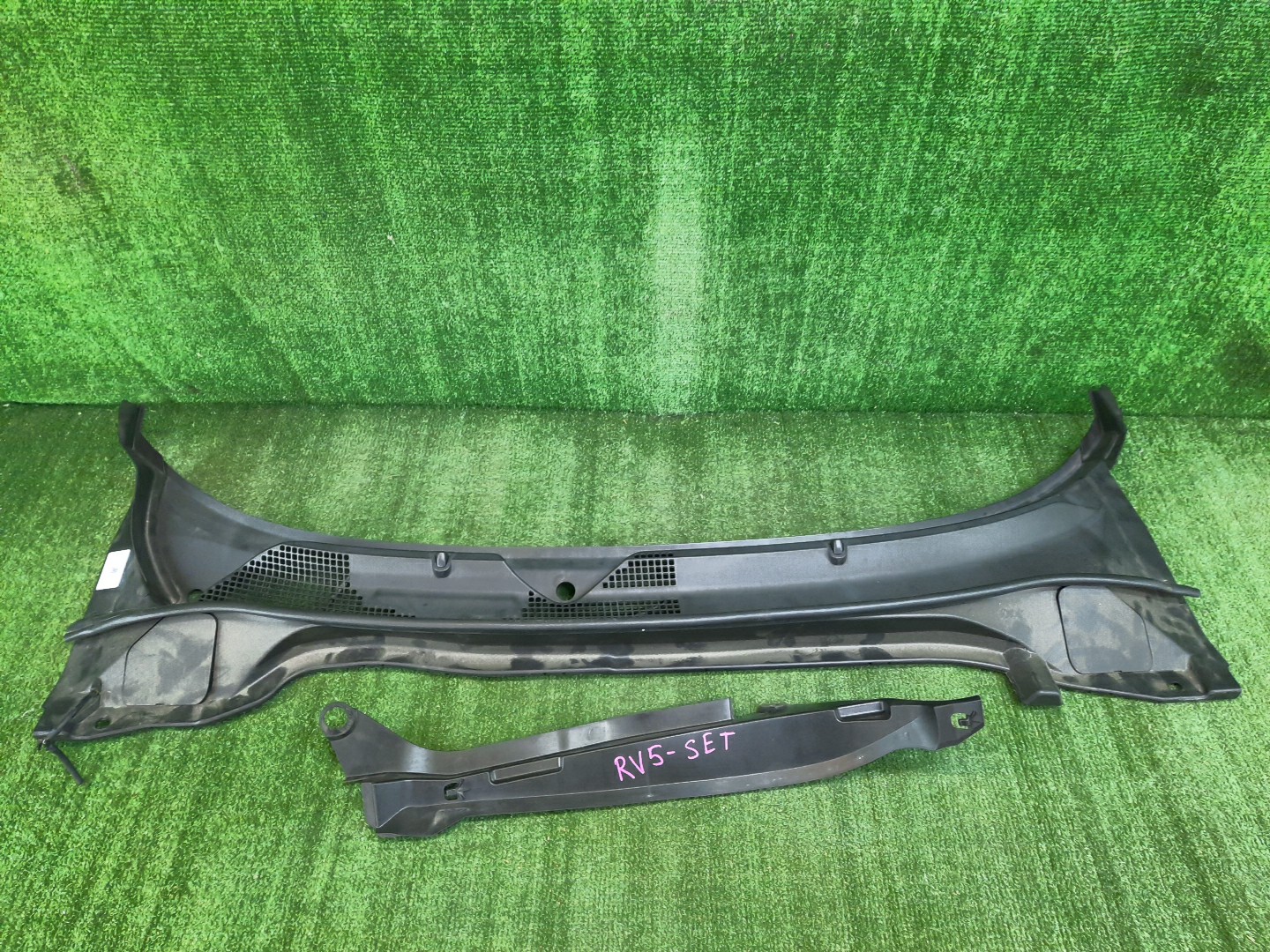 Планка на стеклоочиститель HONDA VEZEL RV5 74210-3M0-00 1 ракурс Планка на стеклоочиститель HONDA VEZEL RV5 74210-3M0-00 1 ракурс