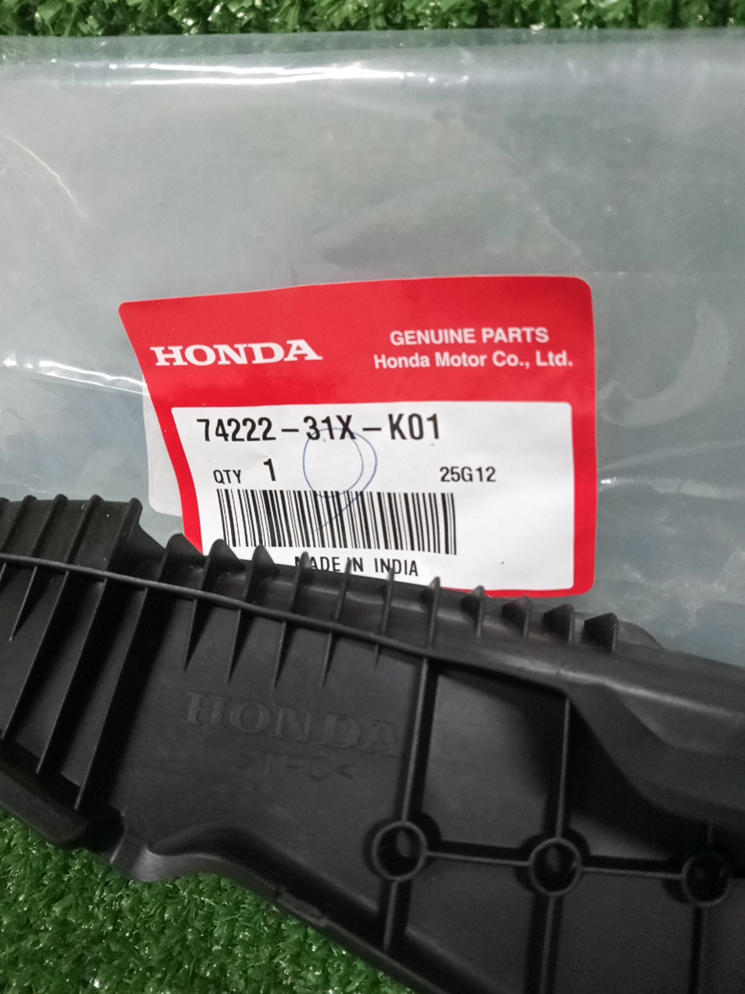 Планка на стеклоочиститель левая передняя HONDA WR-V DG5 74222-31X-K01 3 ракурс