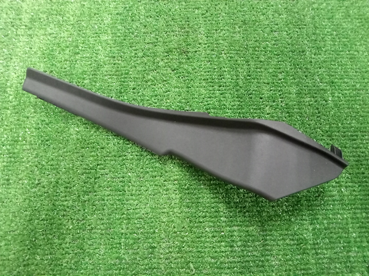 Планка на стеклоочиститель правая передняя HONDA WR-V DG5 74212-31X-K01 1 ракурс Планка на стеклоочиститель правая передняя HONDA WR-V DG5 74212-31X-K01 1 ракурс