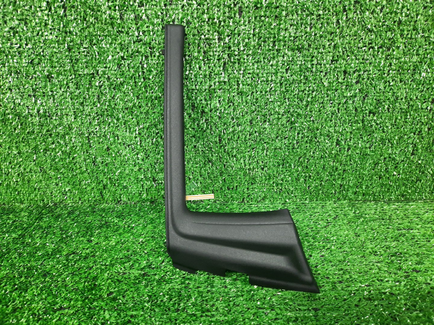 Планка на стеклоочиститель правая TOYOTA VITZ KSP130 53866-52090 1 ракурс