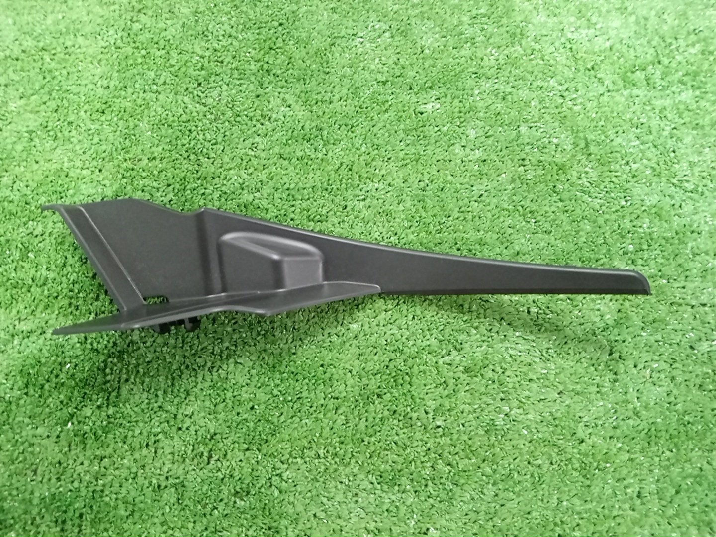 Планка на стеклоочиститель правая передняя SUBARU OUTBACK BT5 91423AN000 1 ракурс