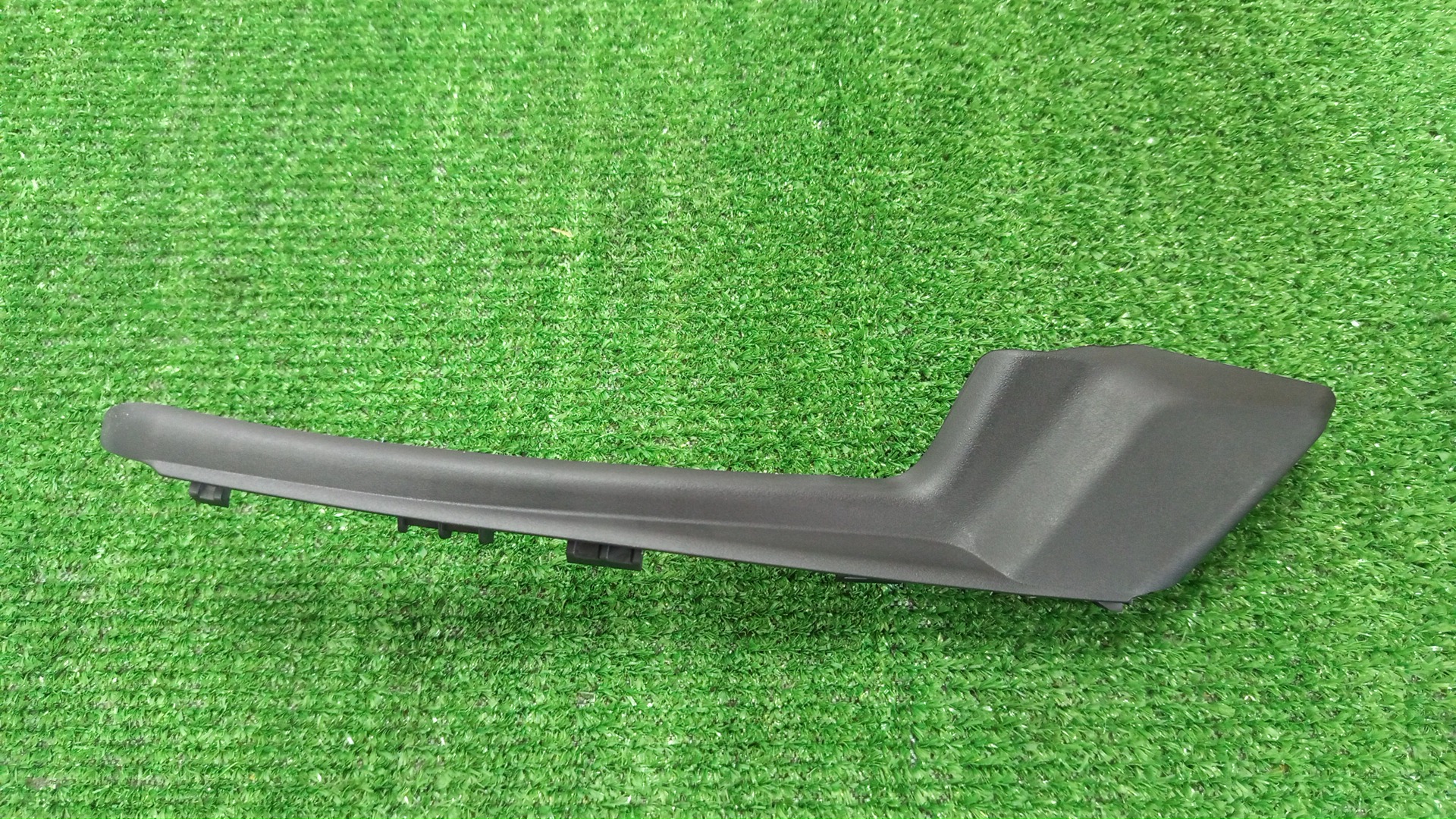Планка на стеклоочиститель правая передняя TOYOTA AQUA MXPK10 53866-52180 1 ракурс Планка на стеклоочиститель правая передняя TOYOTA AQUA MXPK10 53866-52180 1 ракурс