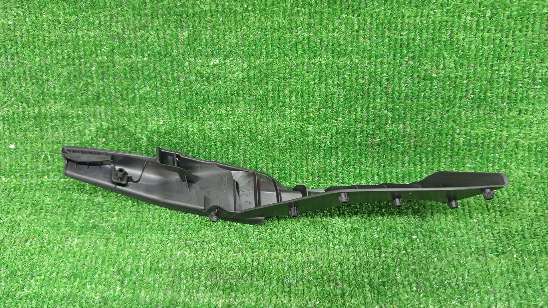 Планка на стеклоочиститель правая передняя HONDA VEZEL RU1 74221-T7A-000 3 ракурс