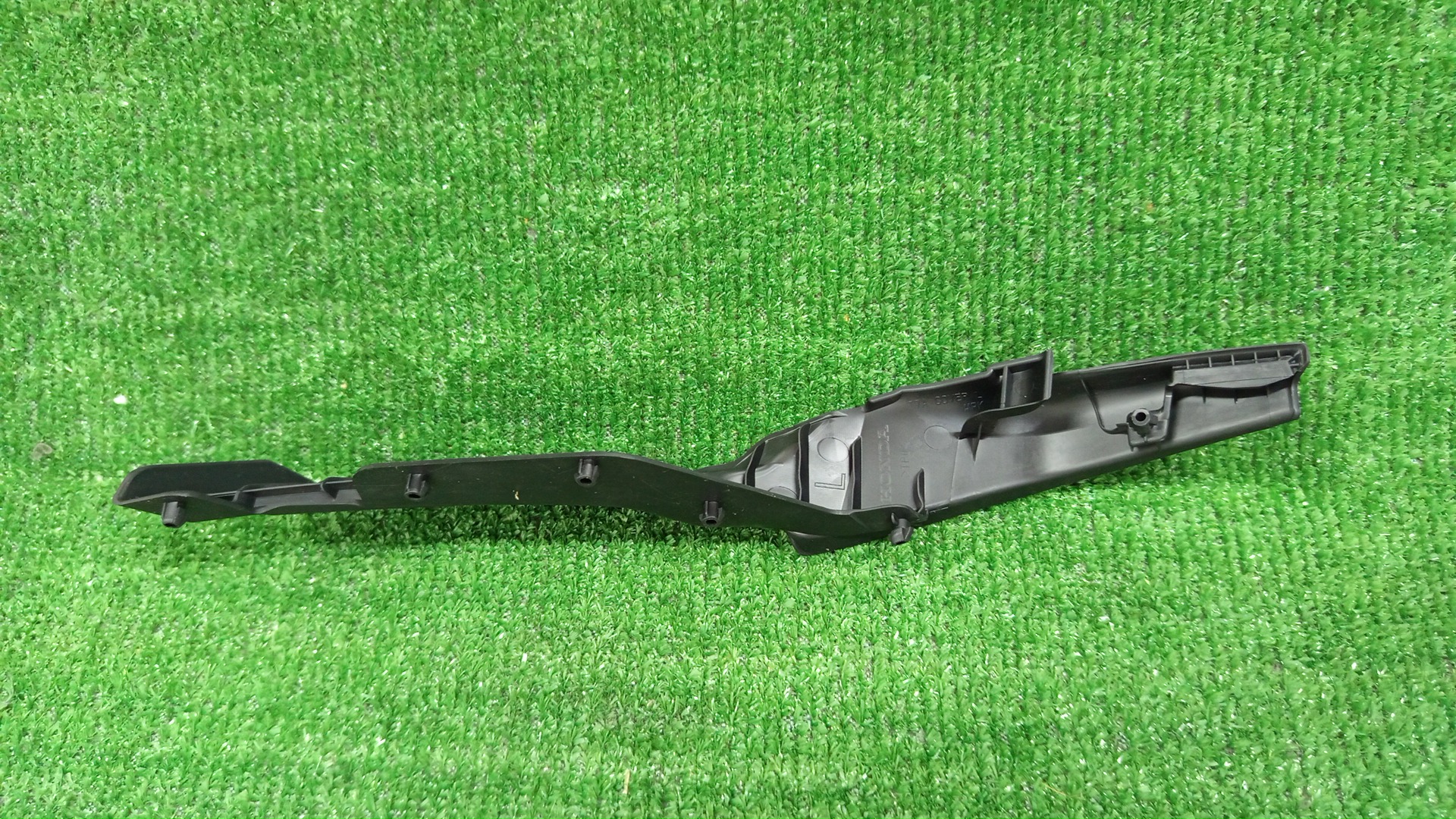 Планка на стеклоочиститель левая передняя HONDA VEZEL RU1 74222-T7A-000 3 ракурс