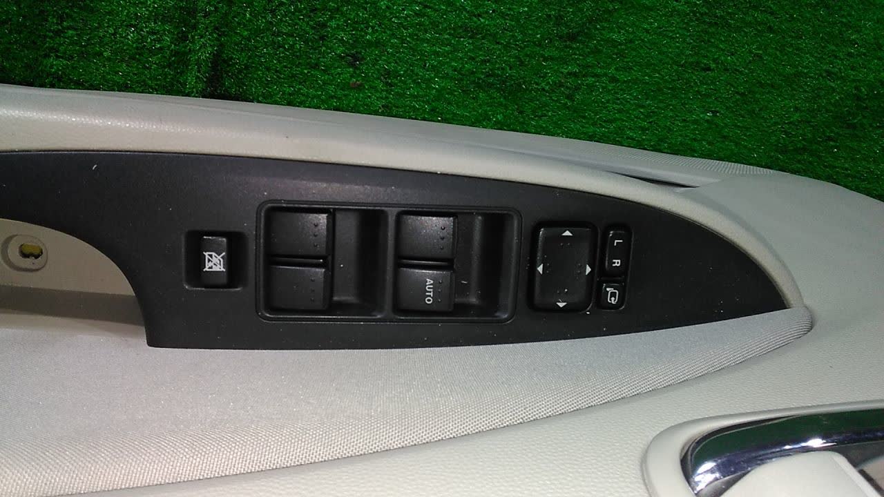 Обшивка дверей правая передняя MAZDA BIANTE CCEAW, CCEFW, CCFFW, CC3FW 2 ракурс