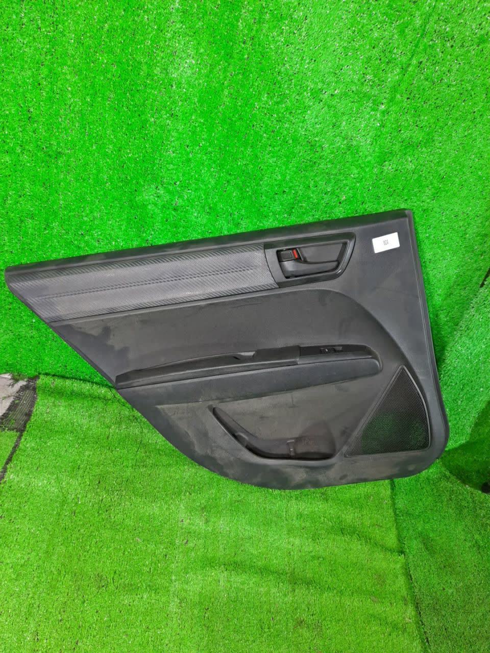 Обшивка дверей левая задняя TOYOTA COROLLA FIELDER NZE164G 1 ракурс