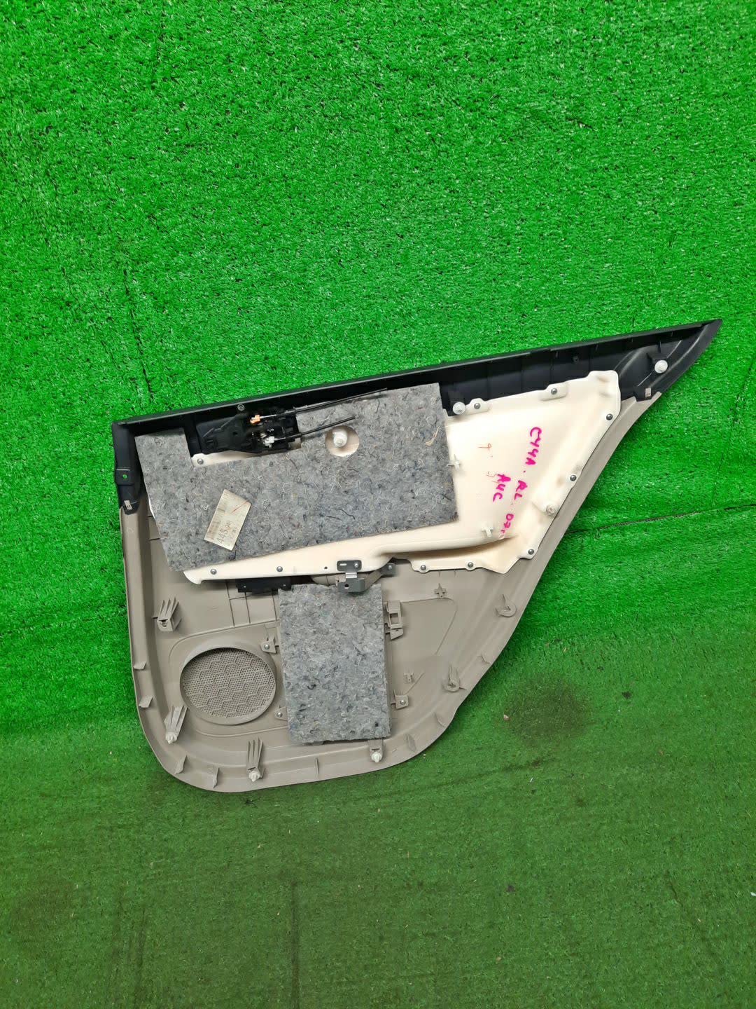 Обшивка дверей левая задняя MITSUBISHI GALANT FORTIS CY4A 3 ракурс