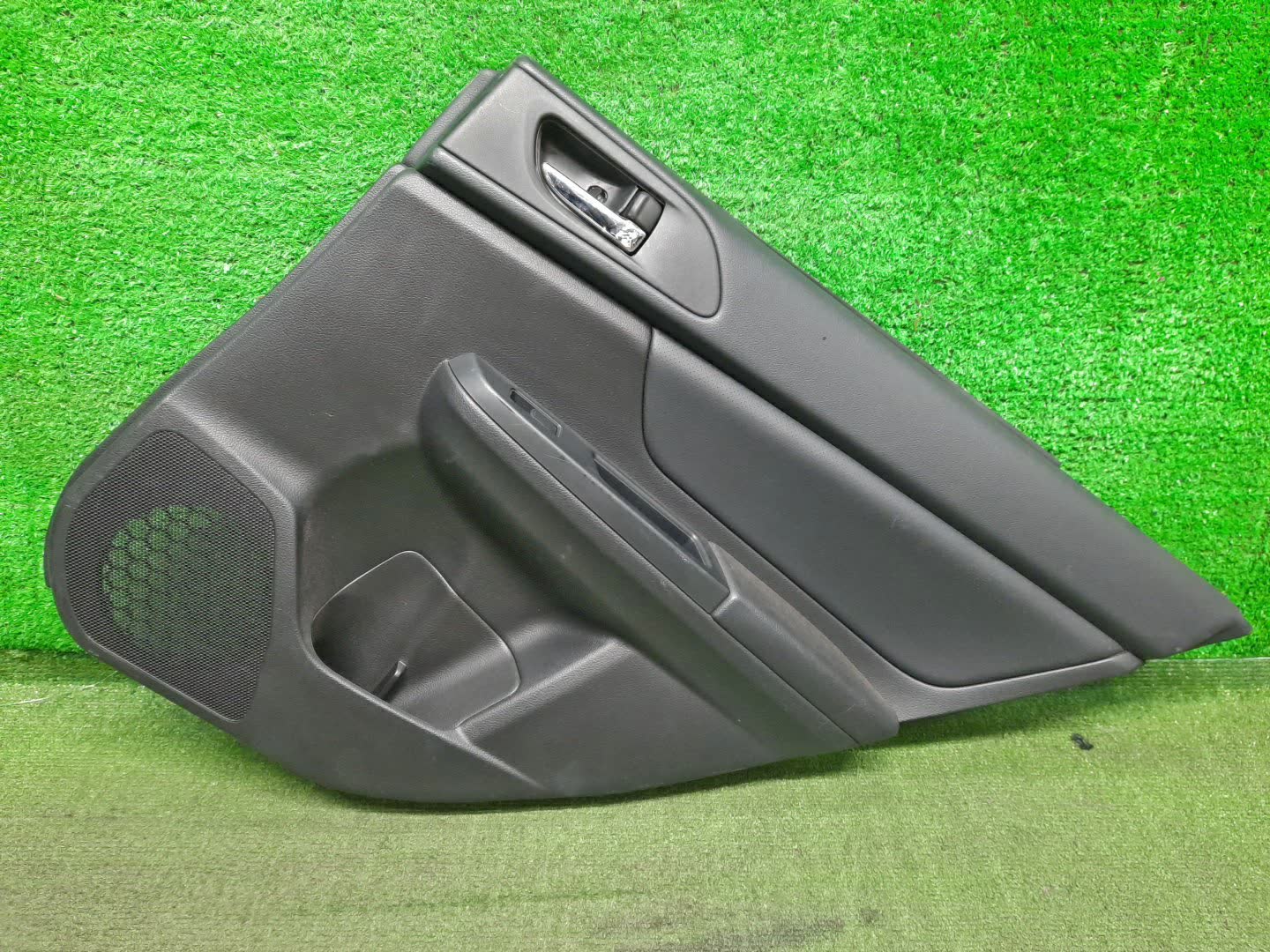 Обшивка дверей SUBARU IMPREZA GP7 4 ракурс