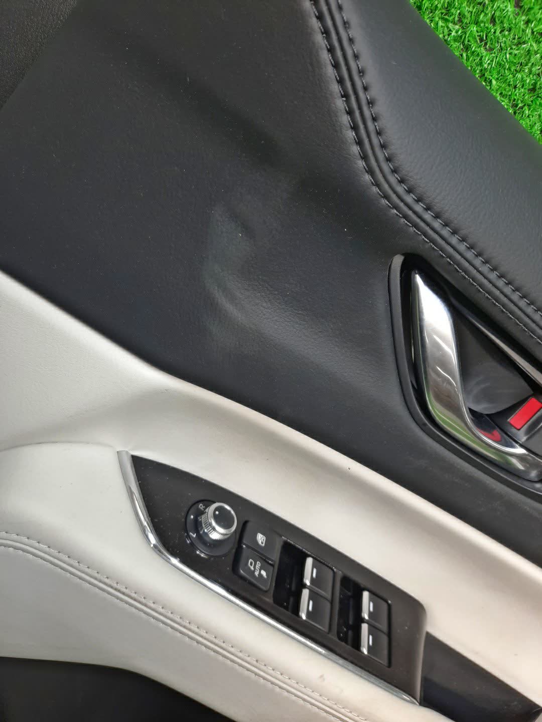 Обшивка дверей правая передняя MAZDA CX-8 KG2P, KG5P 2 ракурс