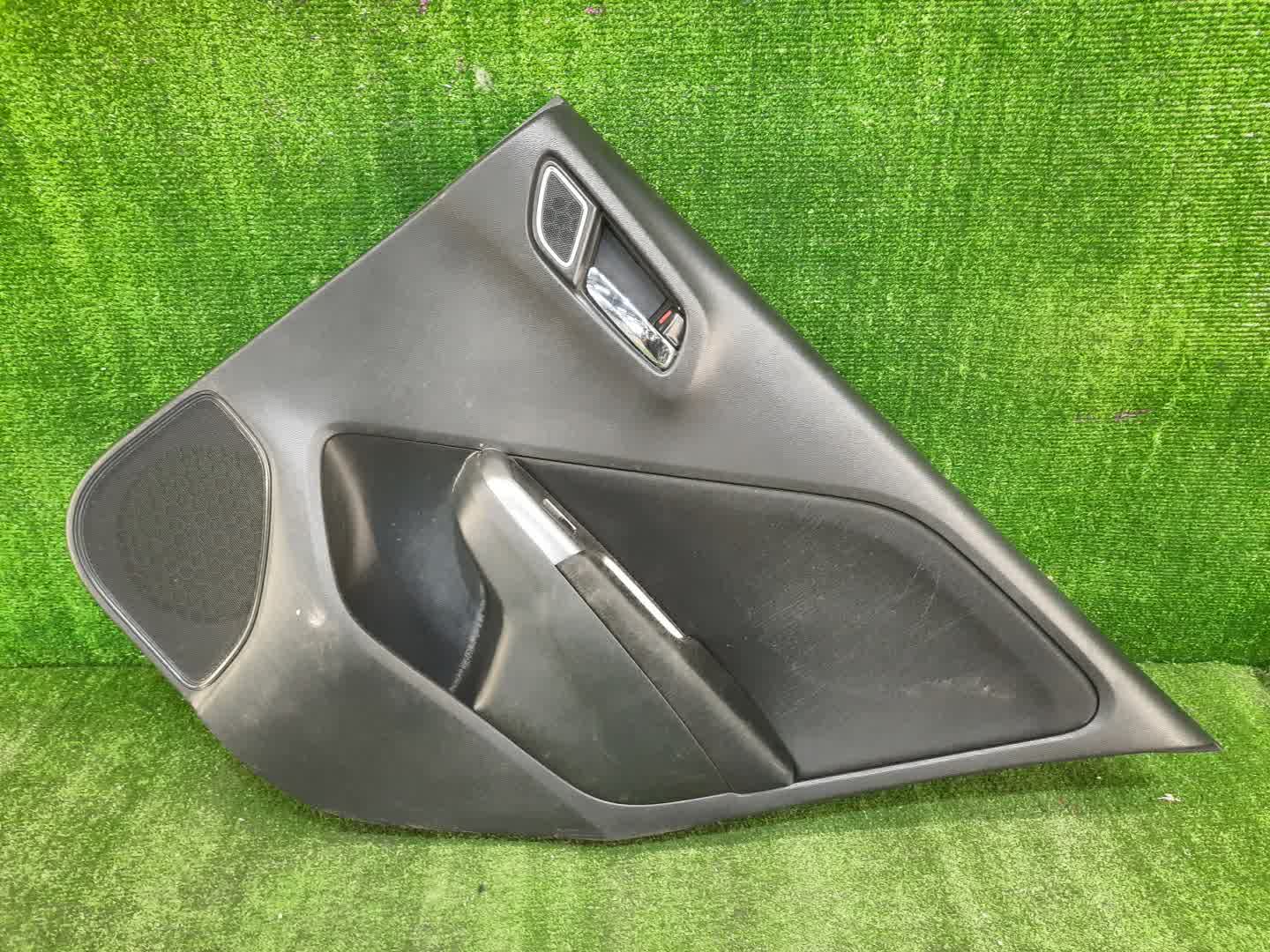 Обшивка дверей правая задняя HONDA GRACE GM4, GM5, GM6, GM9 1 ракурс