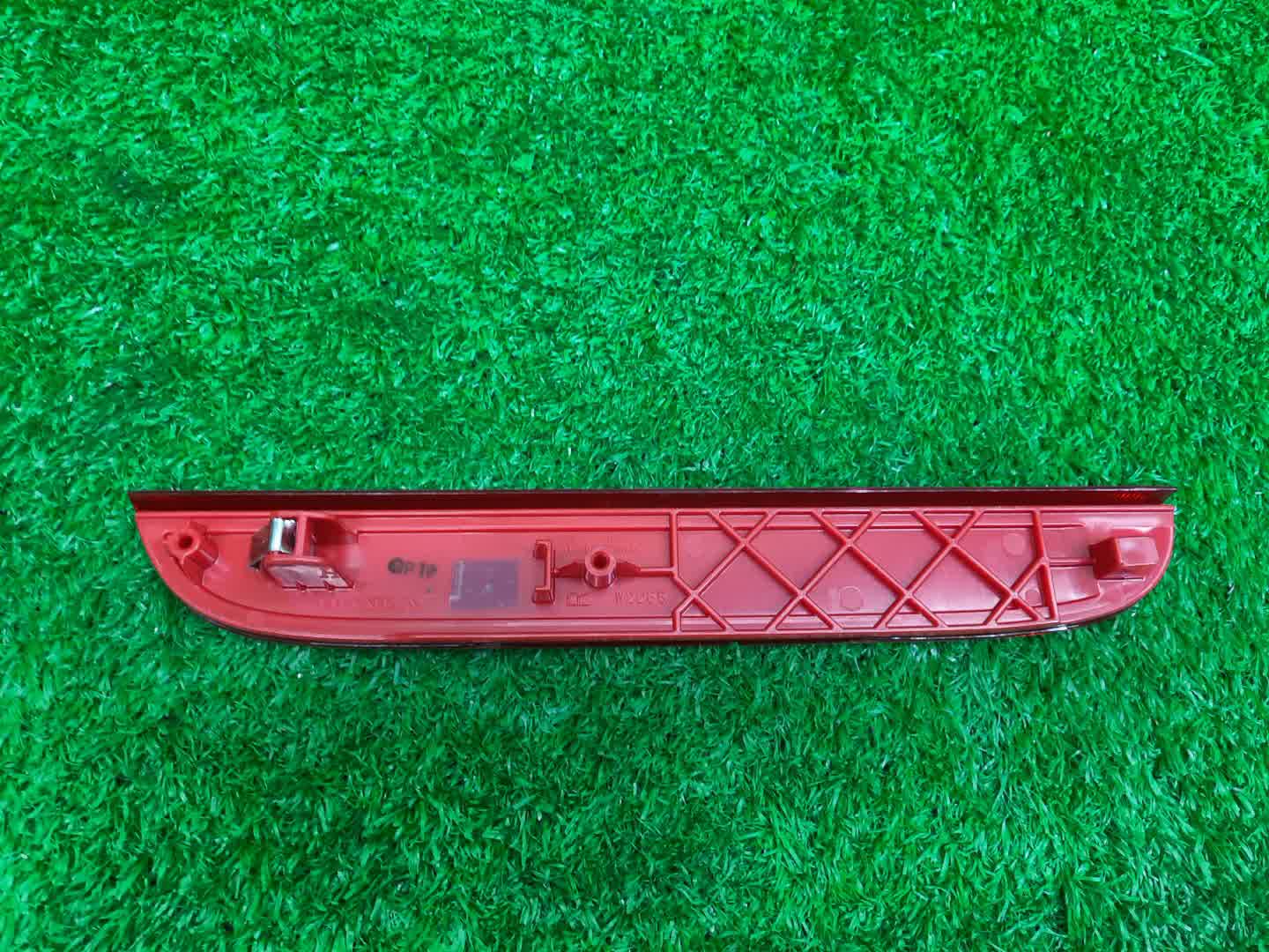 Отражатель бампера правый задний HONDA STEPWGN RP4 33505-TAA-J01 2 ракурс