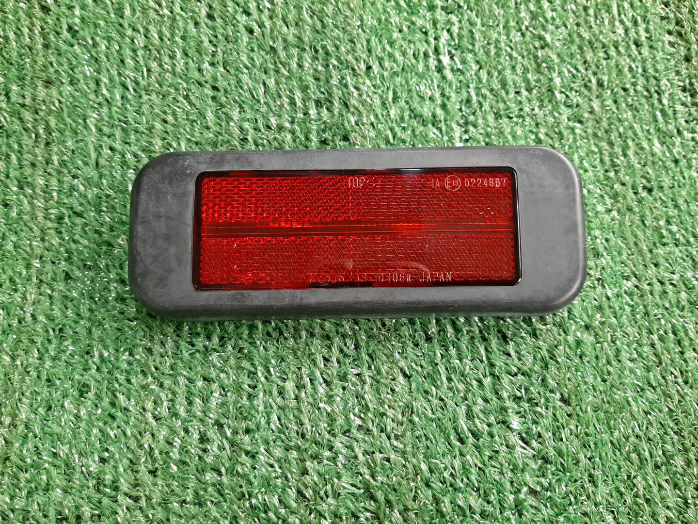 Отражатель бампера правый задний TOYOTA LAND CRUISER HZJ71 81910-60100 1 ракурс