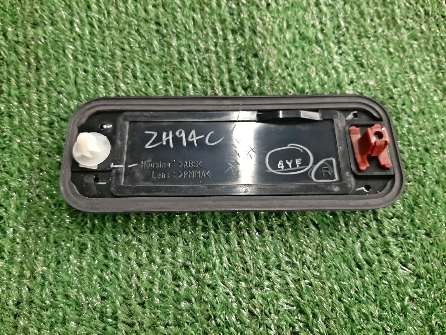 Отражатель бампера правый задний TOYOTA LAND CRUISER HZJ71 81910-60100 2 ракурс